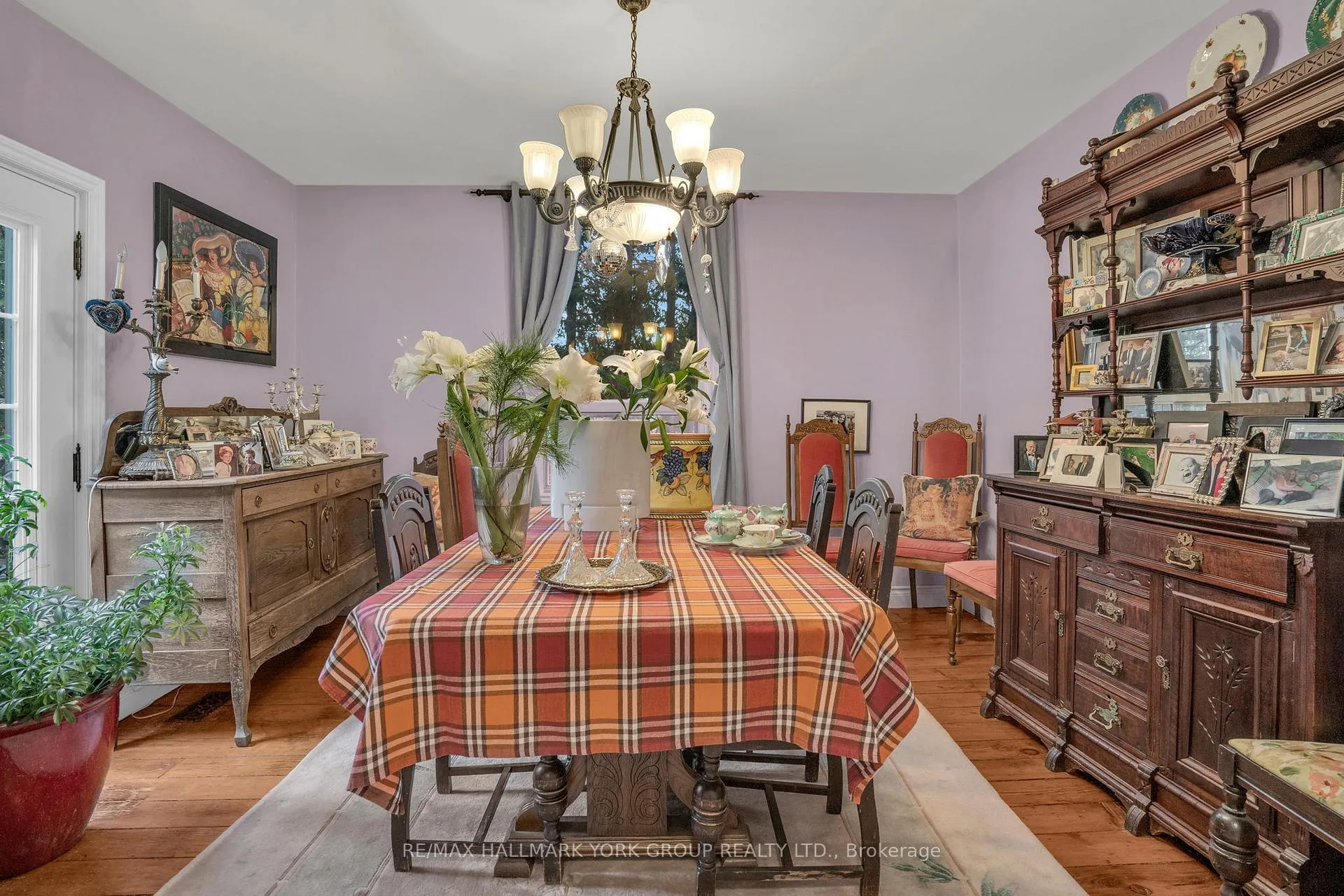 Photo 13 of 22 Marksbury Court, Aurora, Aurora Heights — HOMEH