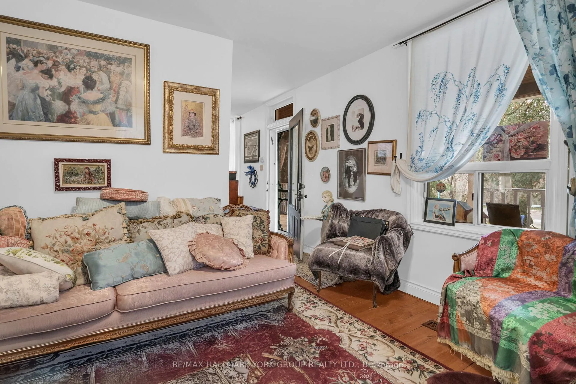Photo 15 of 22 Marksbury Court, Aurora, Aurora Heights — HOMEH