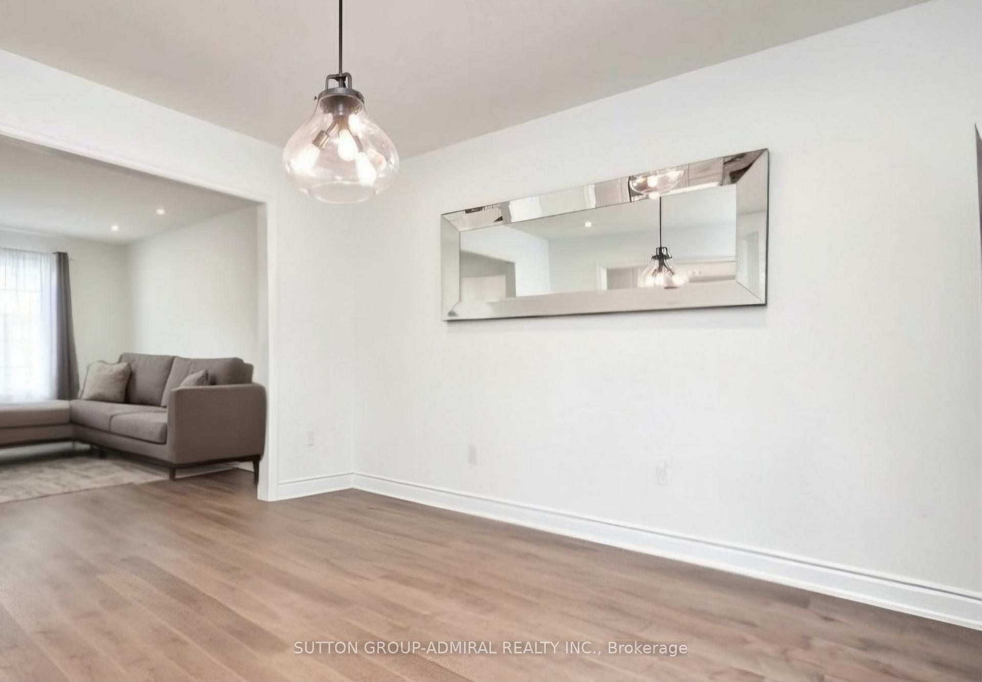 Photo 9 of 16 Gibbon Drive, Barrie, Letitia Heights — HOMEH