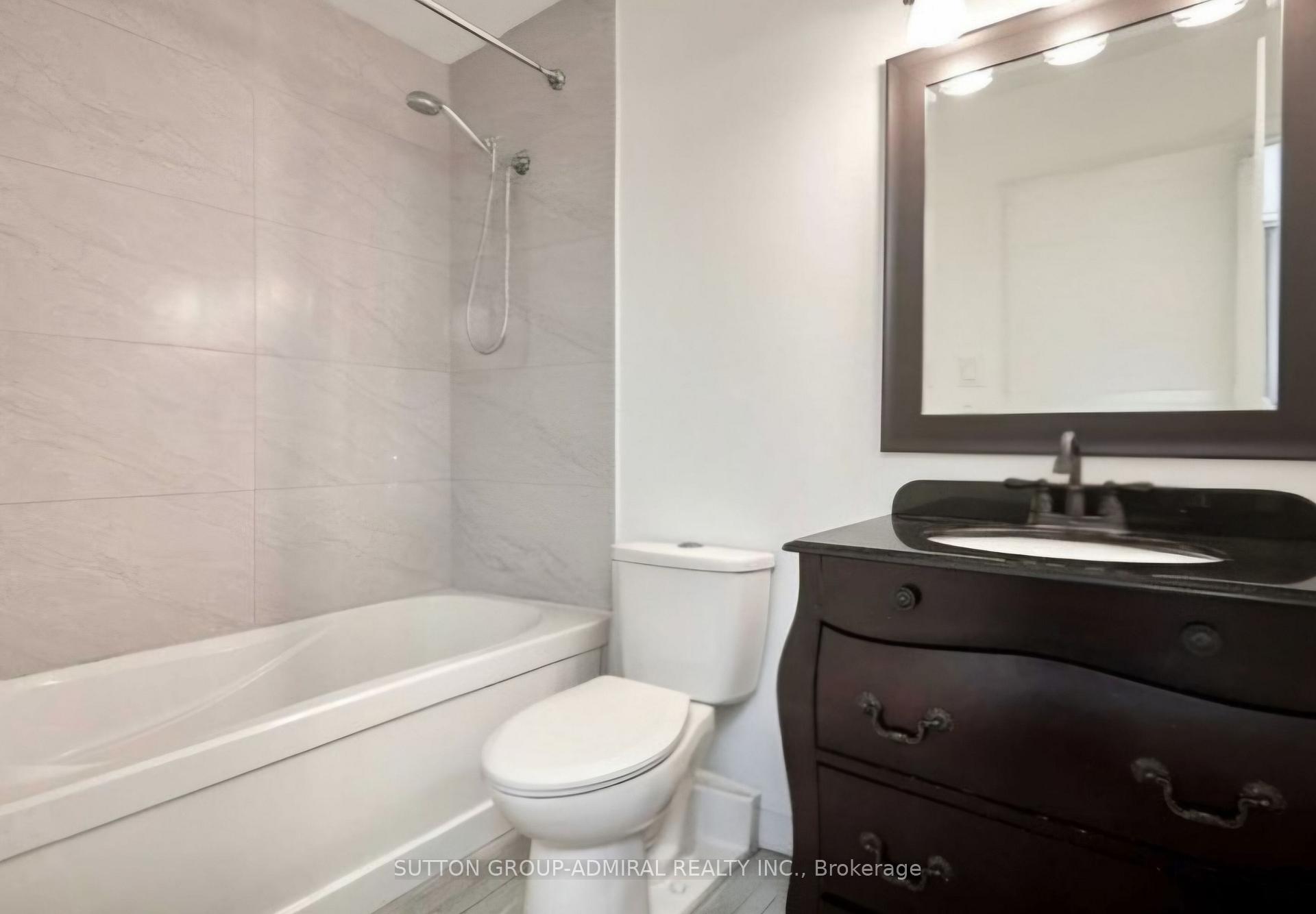 Photo 6 of 16 Gibbon Drive, Barrie, Letitia Heights — HOMEH