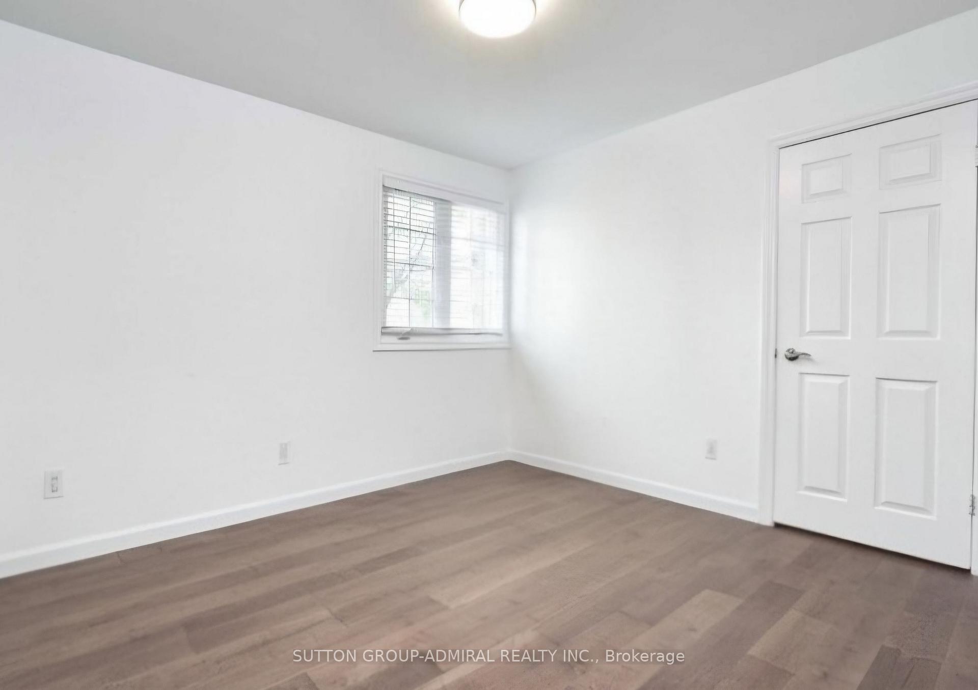 Photo 7 of 16 Gibbon Drive, Barrie, Letitia Heights — HOMEH