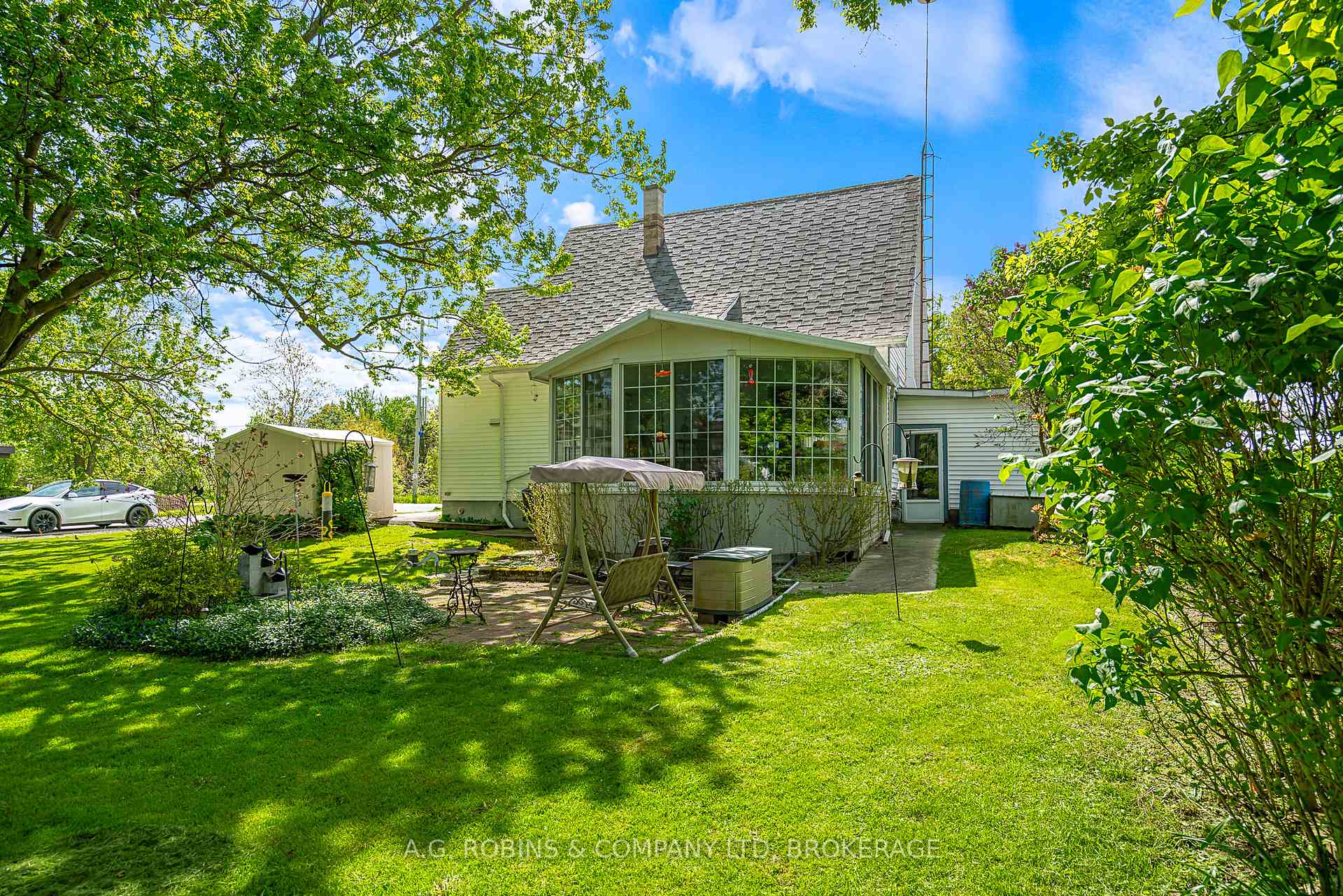 Photo 9 of 41944 Clarendon Street, Wainfleet, Marshville/Winger — HOMEH