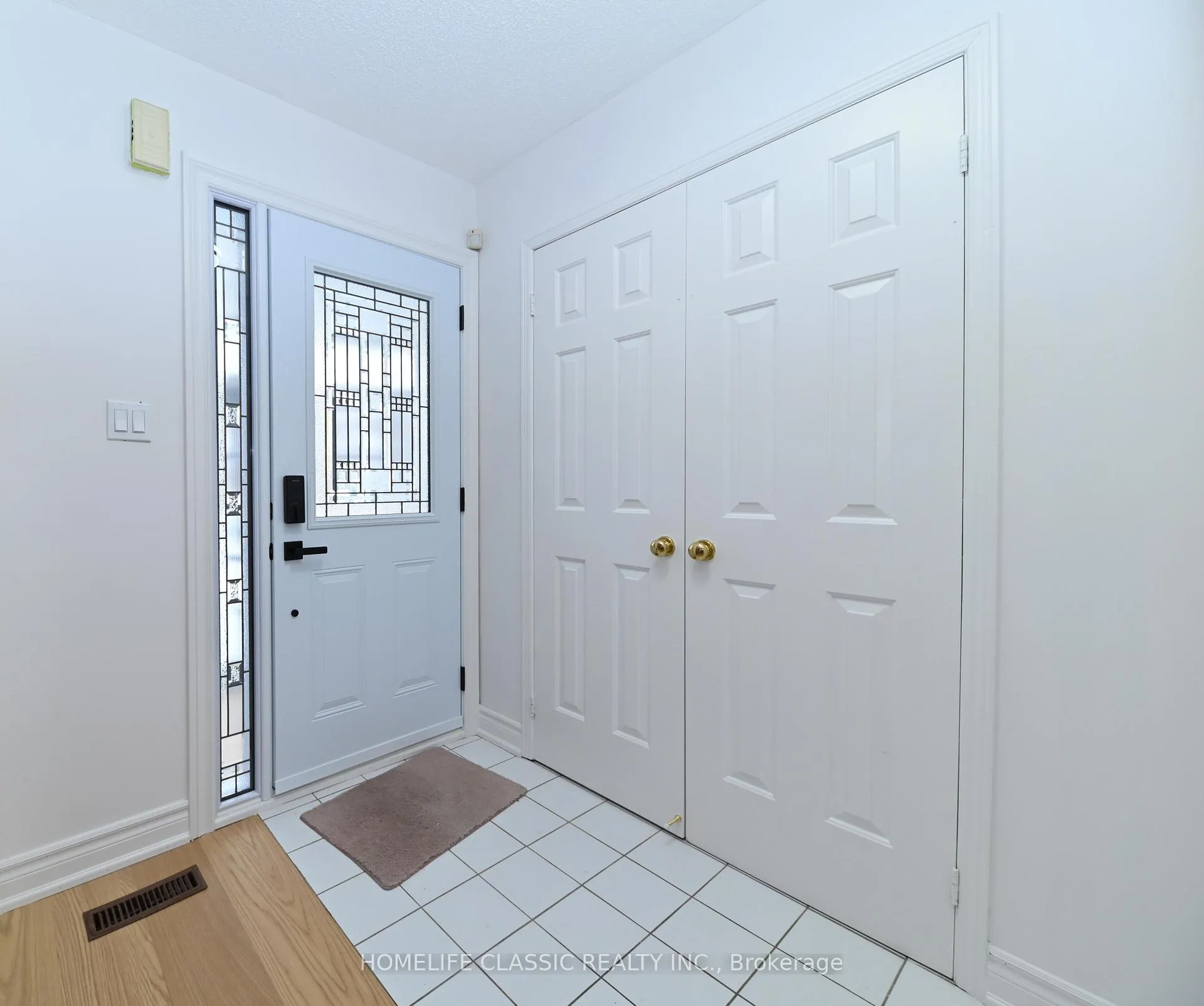 Photo 2 of 119 Cromwell Road, Vaughan, Maple — HOMEH