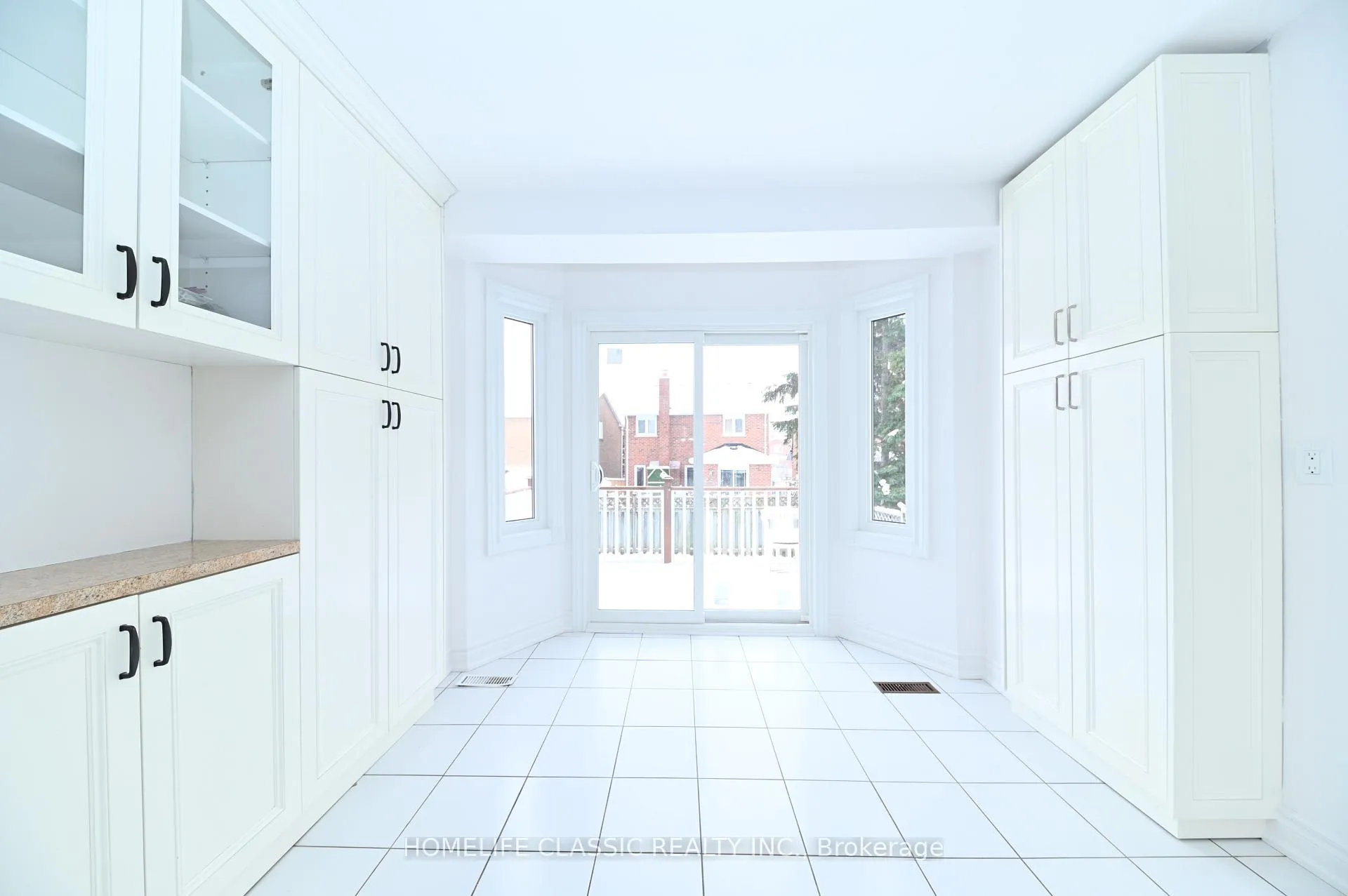 Photo 6 of 119 Cromwell Road, Vaughan, Maple — HOMEH
