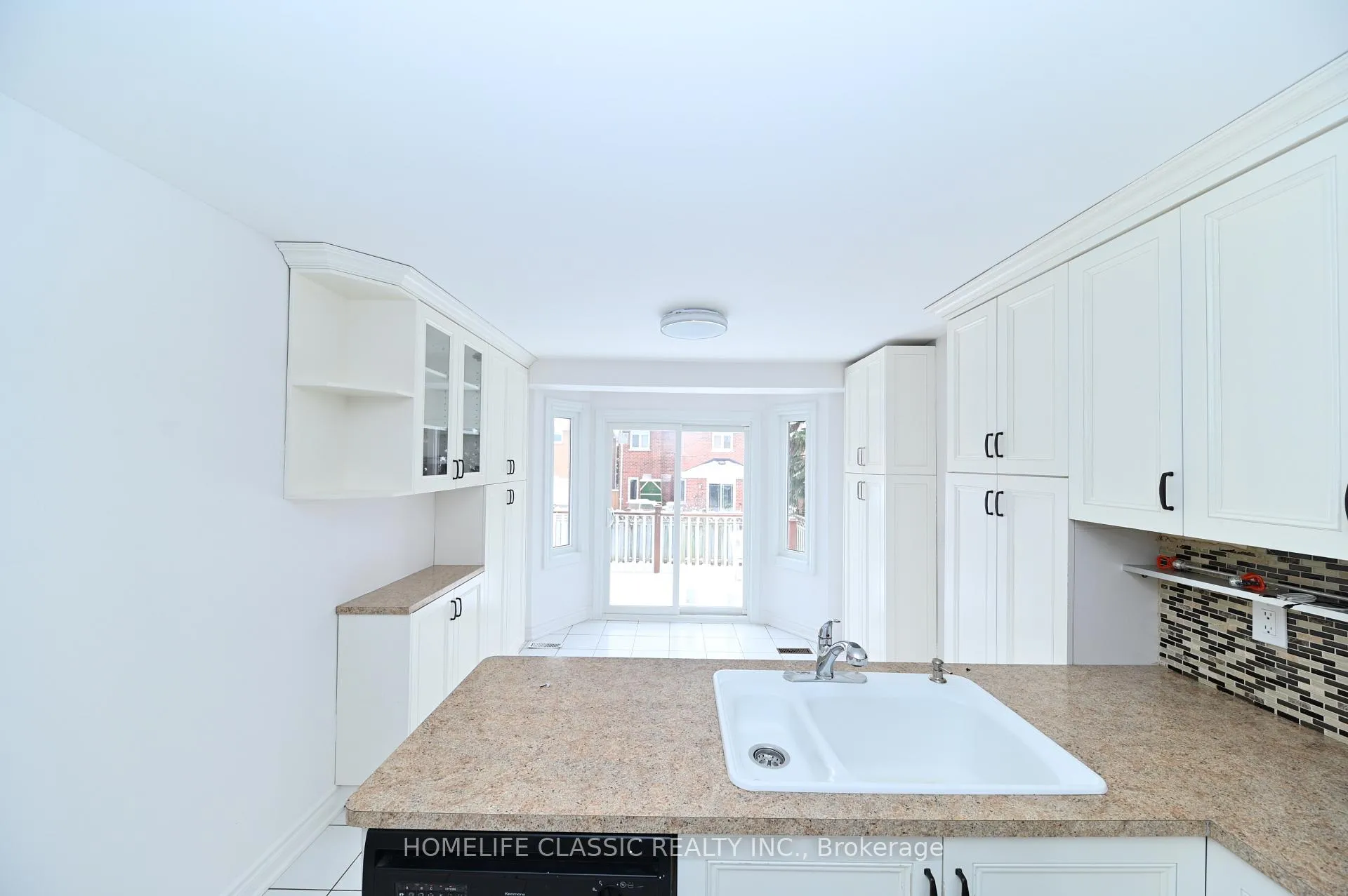 Photo 7 of 119 Cromwell Road, Vaughan, Maple — HOMEH