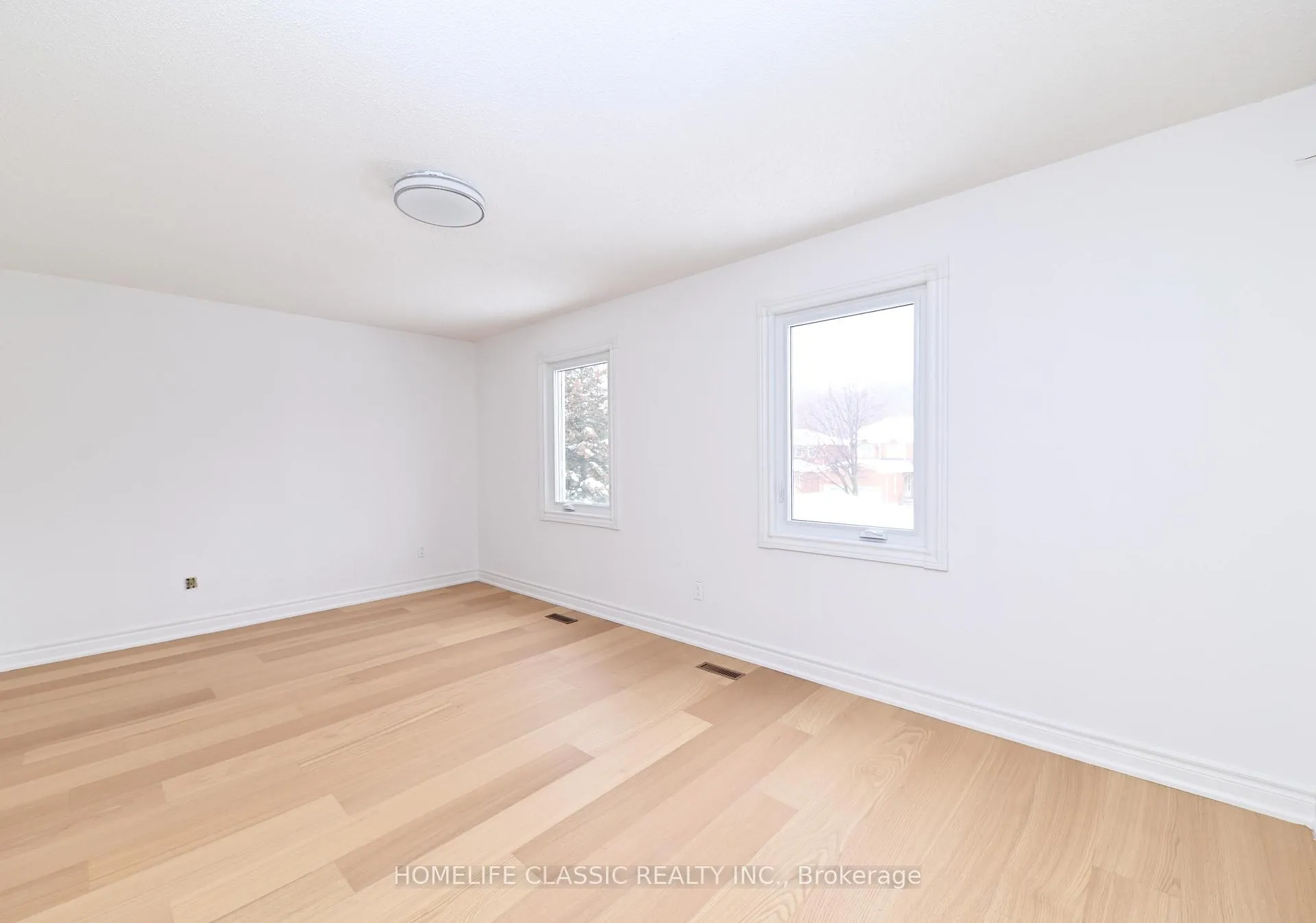 Photo 9 of 119 Cromwell Road, Vaughan, Maple — HOMEH