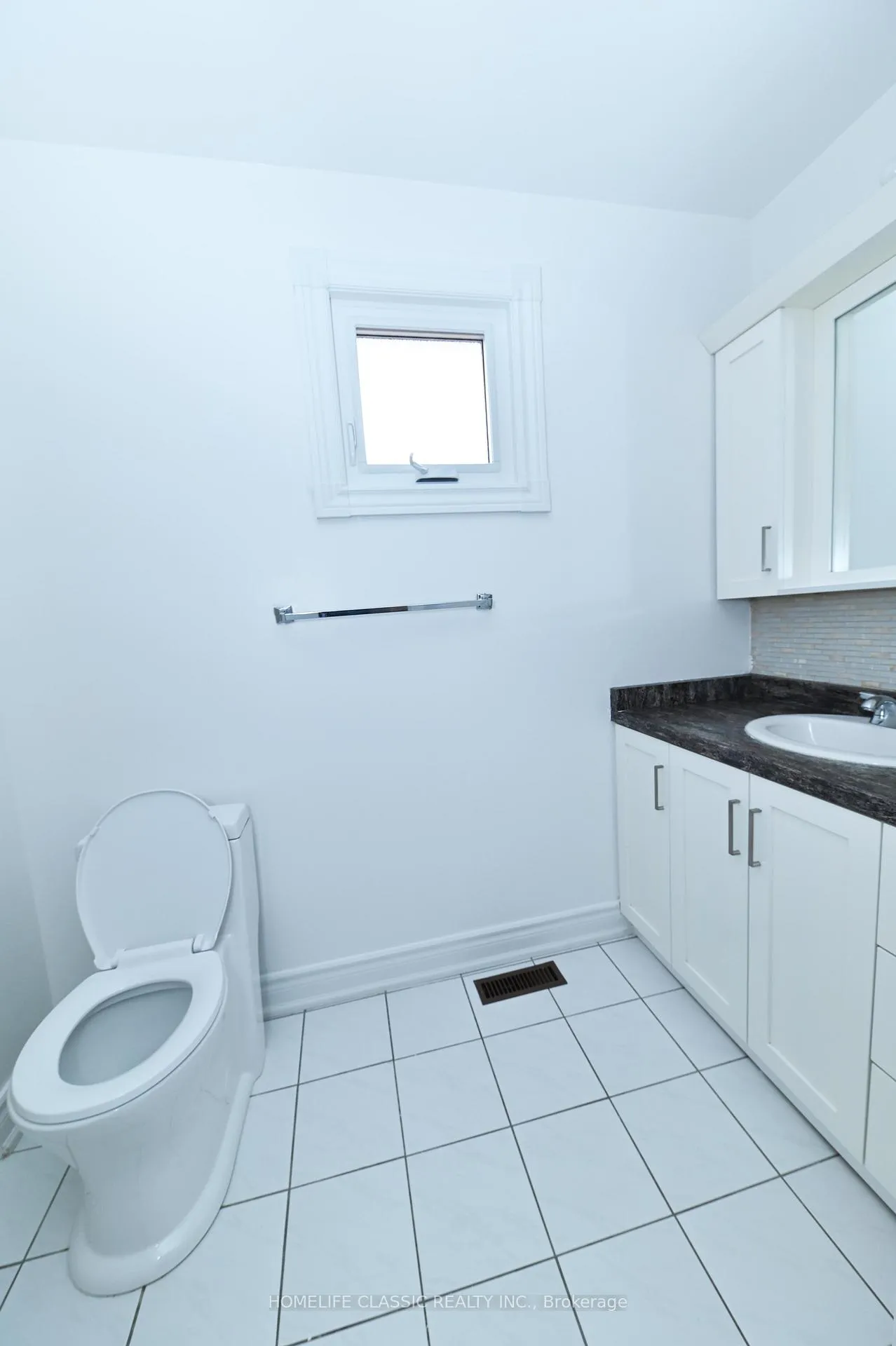Photo 13 of 119 Cromwell Road, Vaughan, Maple — HOMEH