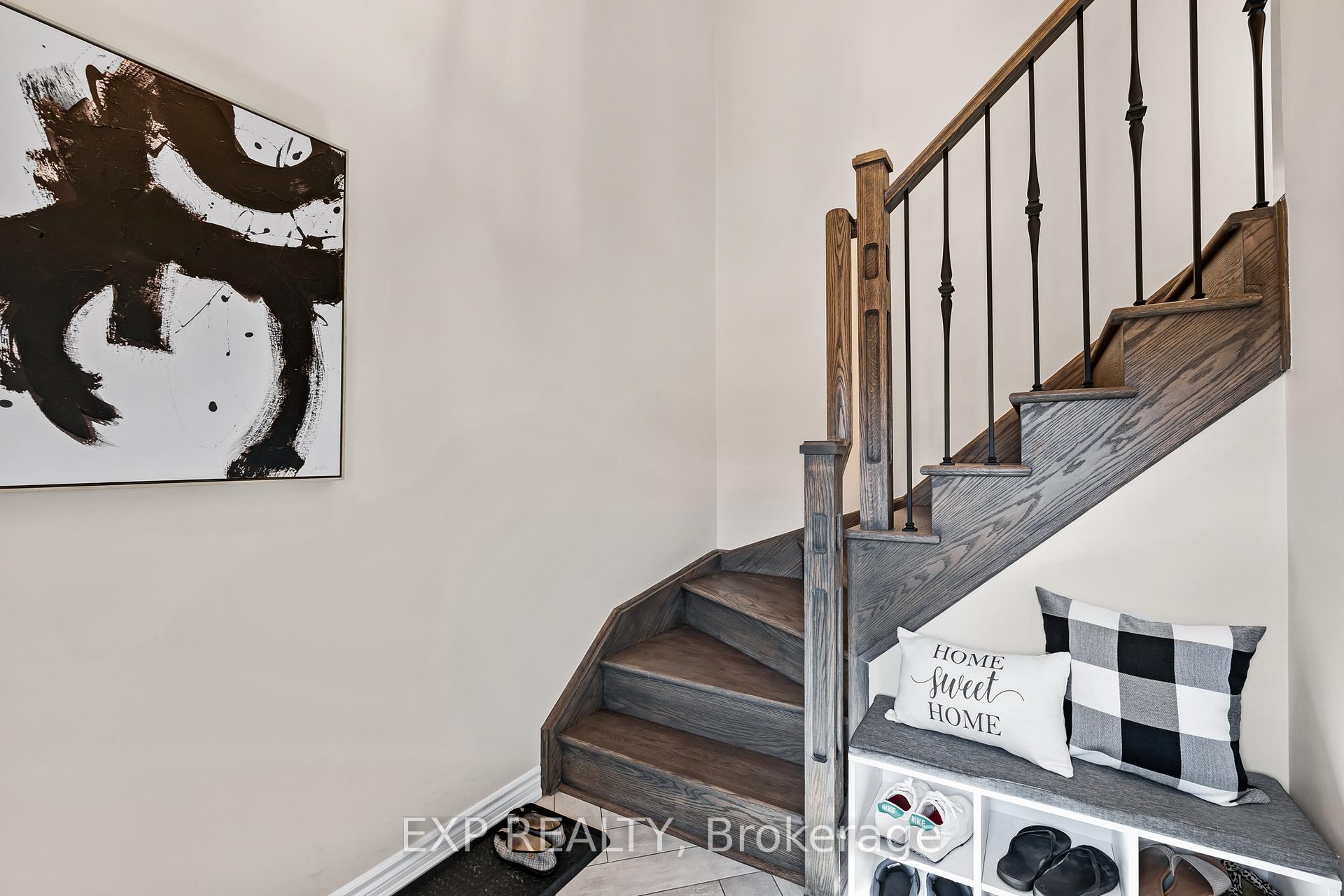 Photo 3 of 9 Gord Matthews Way, Uxbridge — HOMEH