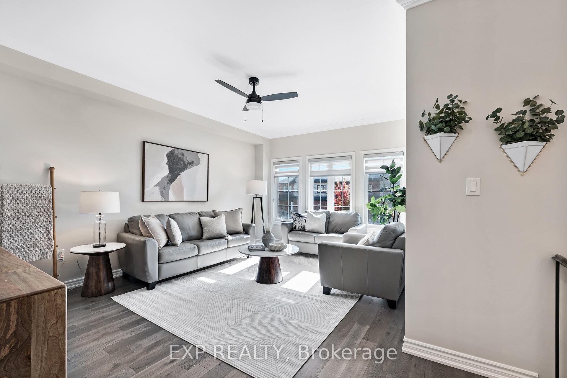 Photo 4 of 9 Gord Matthews Way, Uxbridge — HOMEH