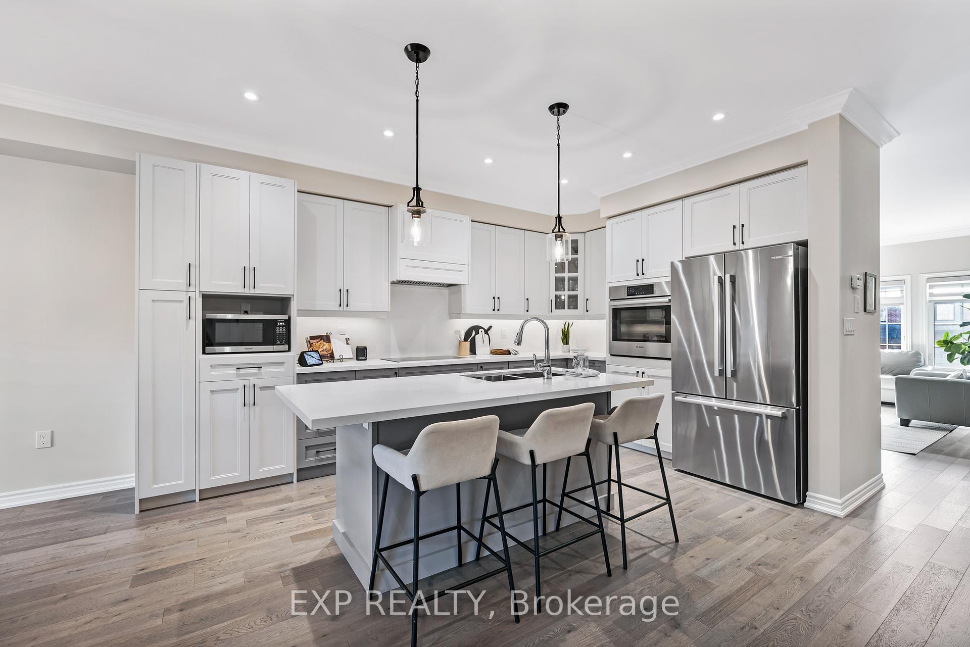 Photo 10 of 9 Gord Matthews Way, Uxbridge — HOMEH