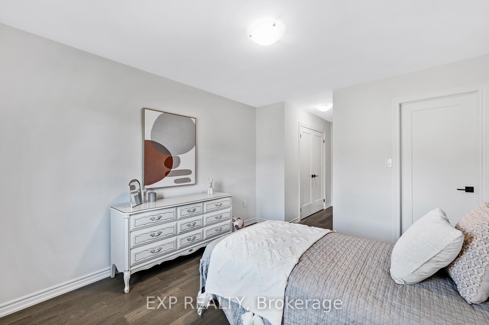 Photo 32 of 9 Gord Matthews Way, Uxbridge — HOMEH
