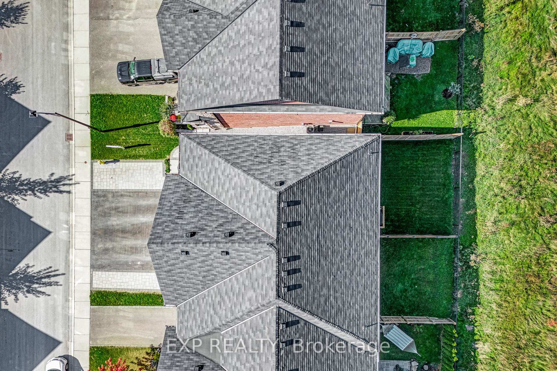 Photo 38 of 9 Gord Matthews Way, Uxbridge — HOMEH