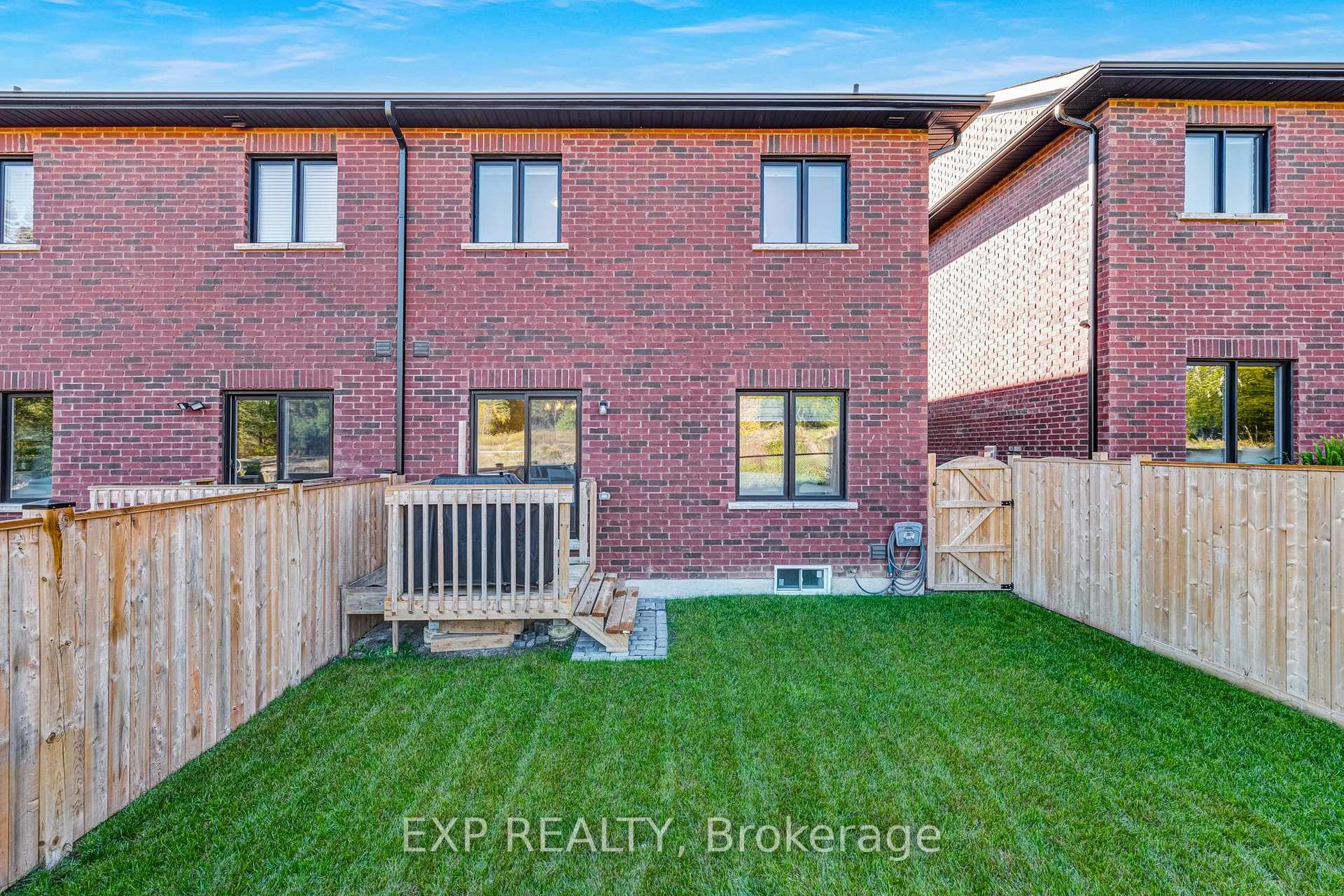 Photo 42 of 9 Gord Matthews Way, Uxbridge — HOMEH