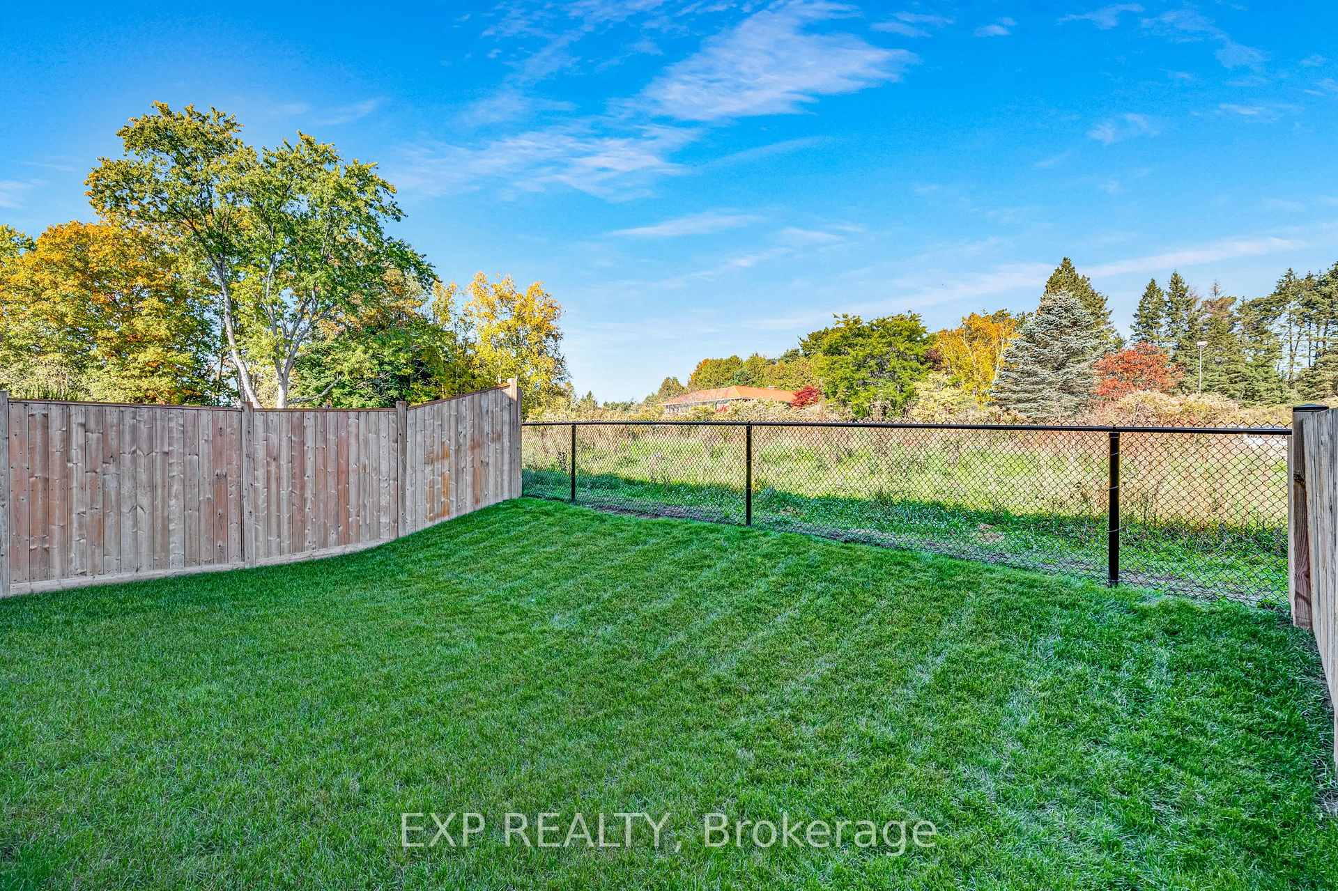 Photo 43 of 9 Gord Matthews Way, Uxbridge — HOMEH