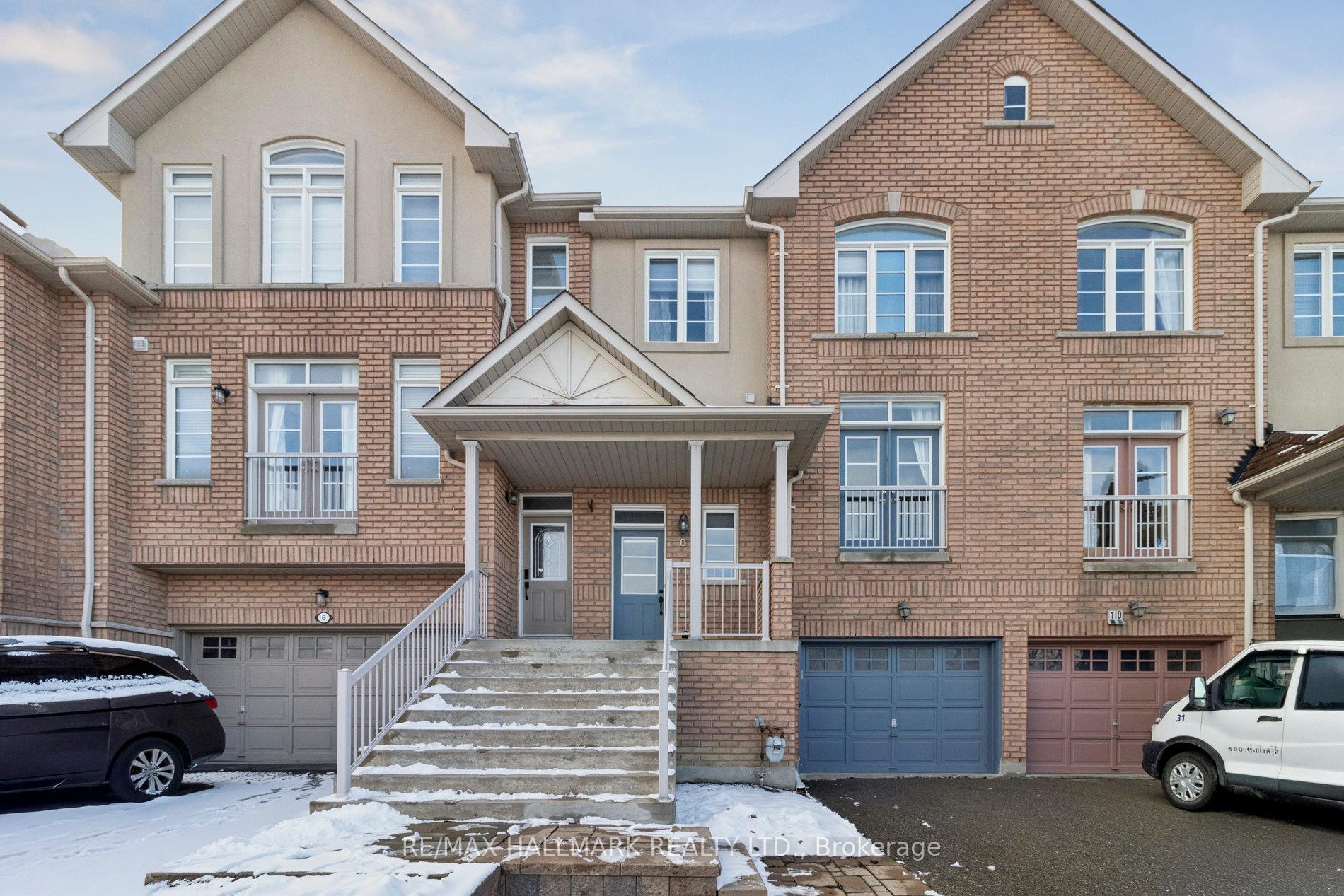 Photo 4 of 8 Mistywood Crescent, Vaughan, Patterson — HOMEH