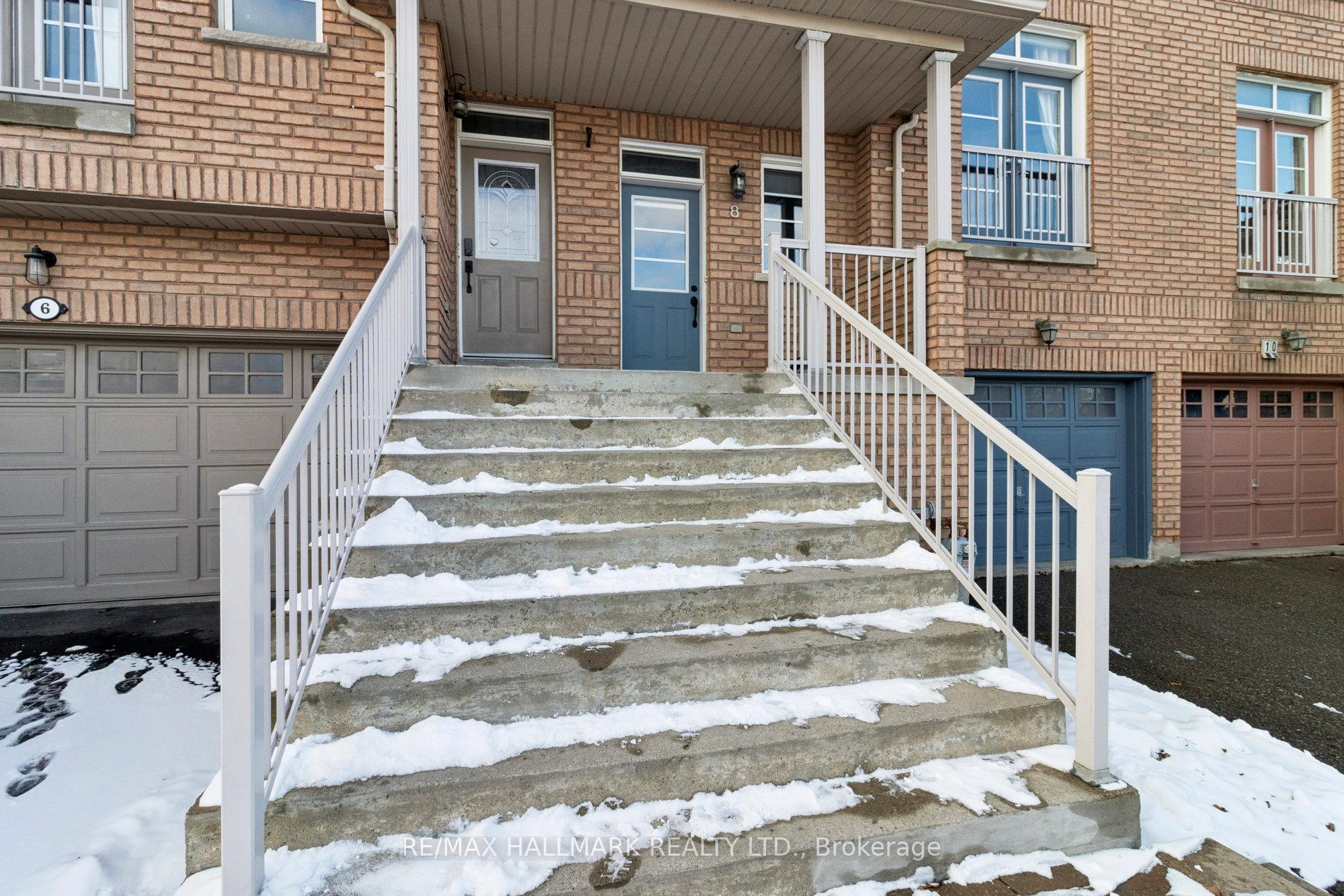Photo 5 of 8 Mistywood Crescent, Vaughan, Patterson — HOMEH