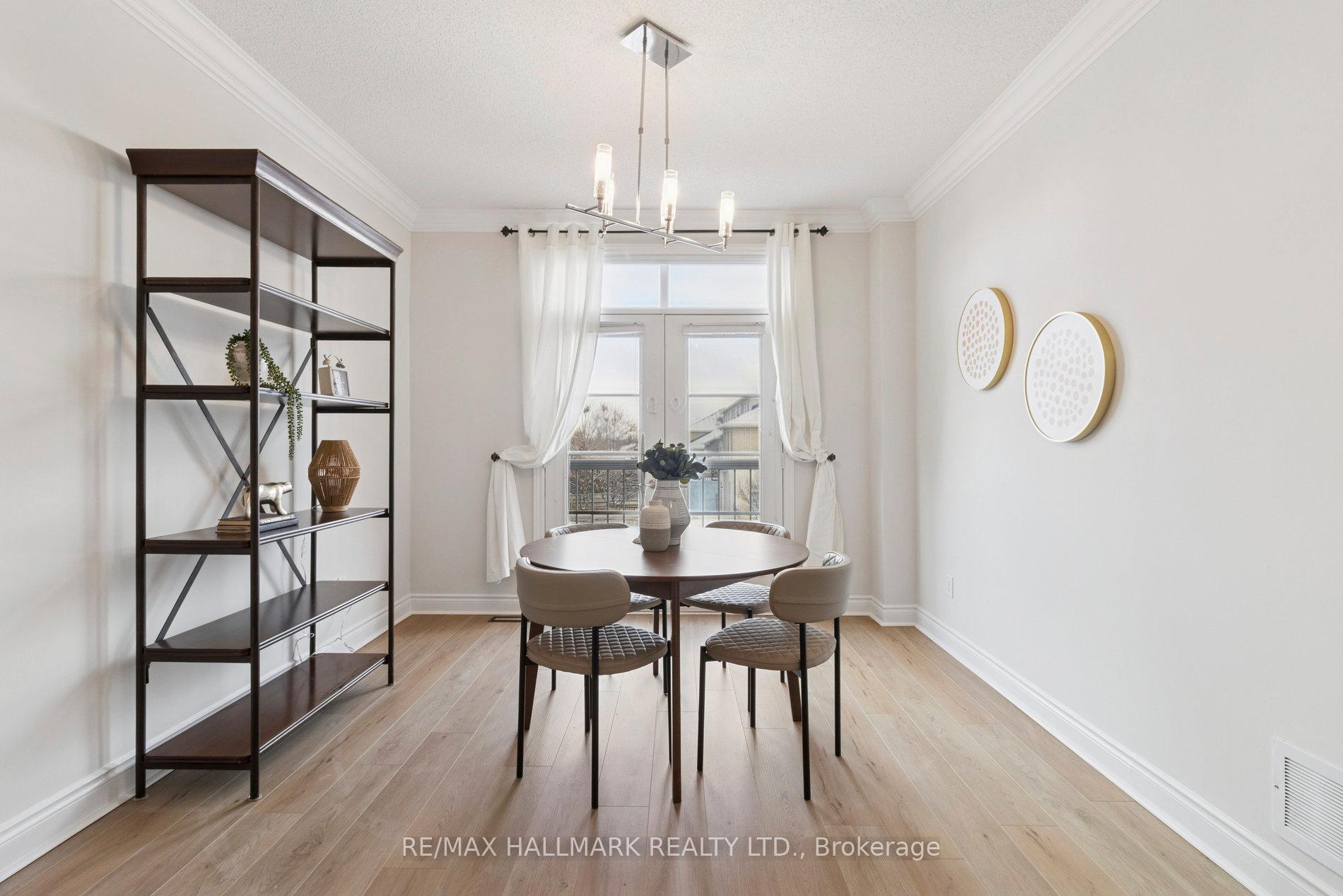 Photo 13 of 8 Mistywood Crescent, Vaughan, Patterson — HOMEH