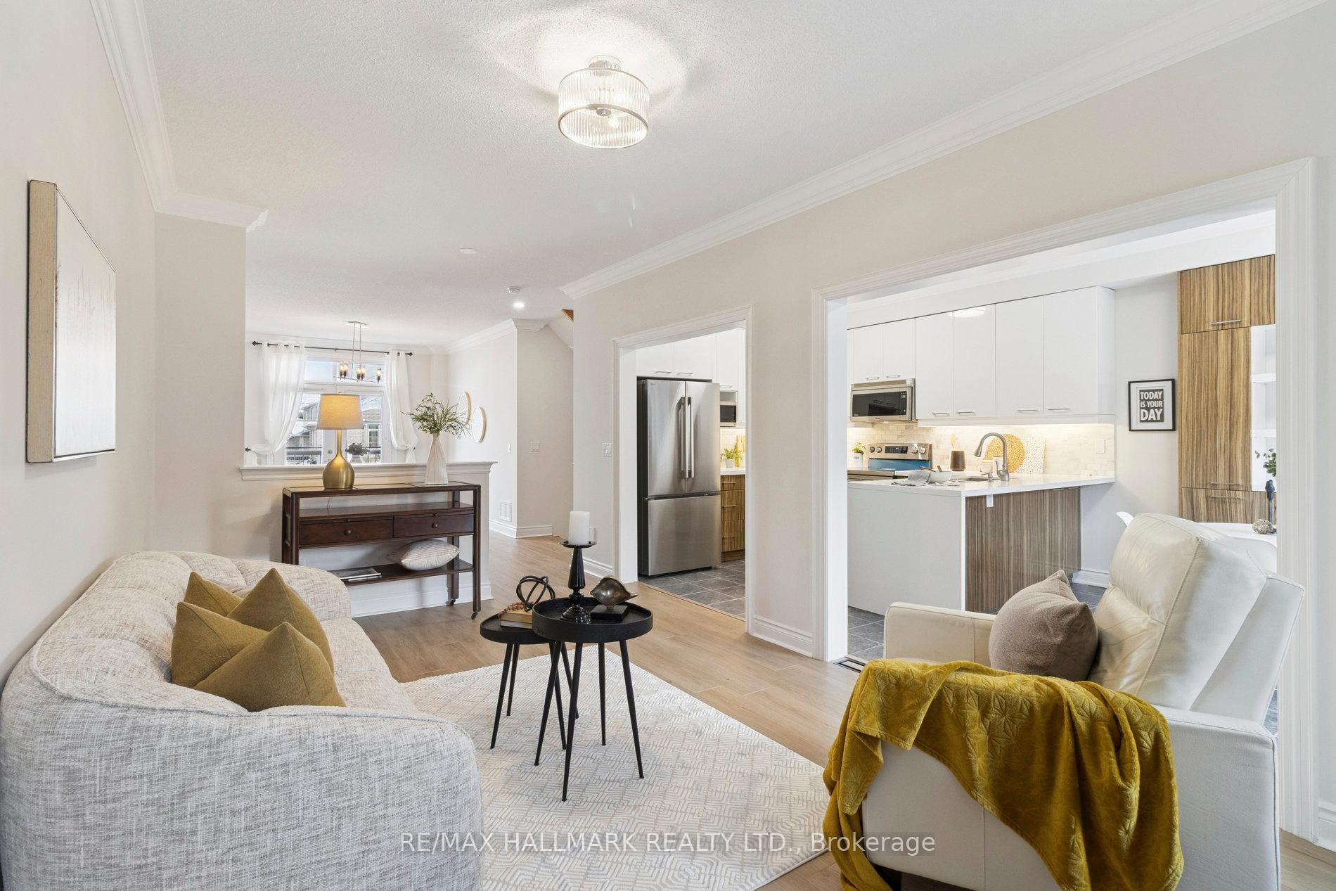Photo 15 of 8 Mistywood Crescent, Vaughan, Patterson — HOMEH