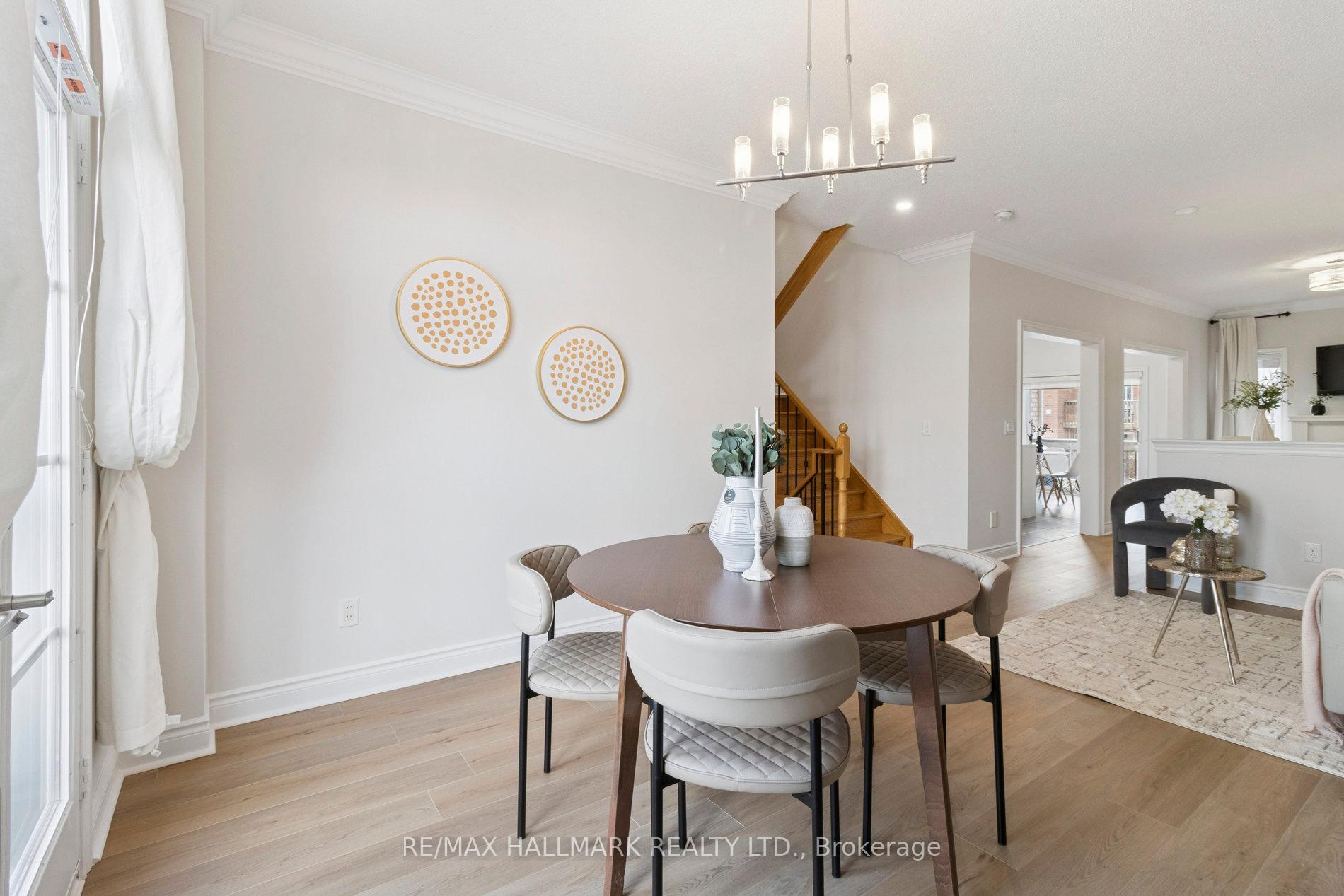 Photo 17 of 8 Mistywood Crescent, Vaughan, Patterson — HOMEH