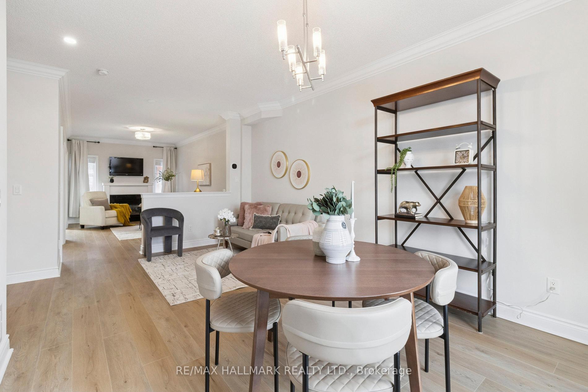 Photo 18 of 8 Mistywood Crescent, Vaughan, Patterson — HOMEH