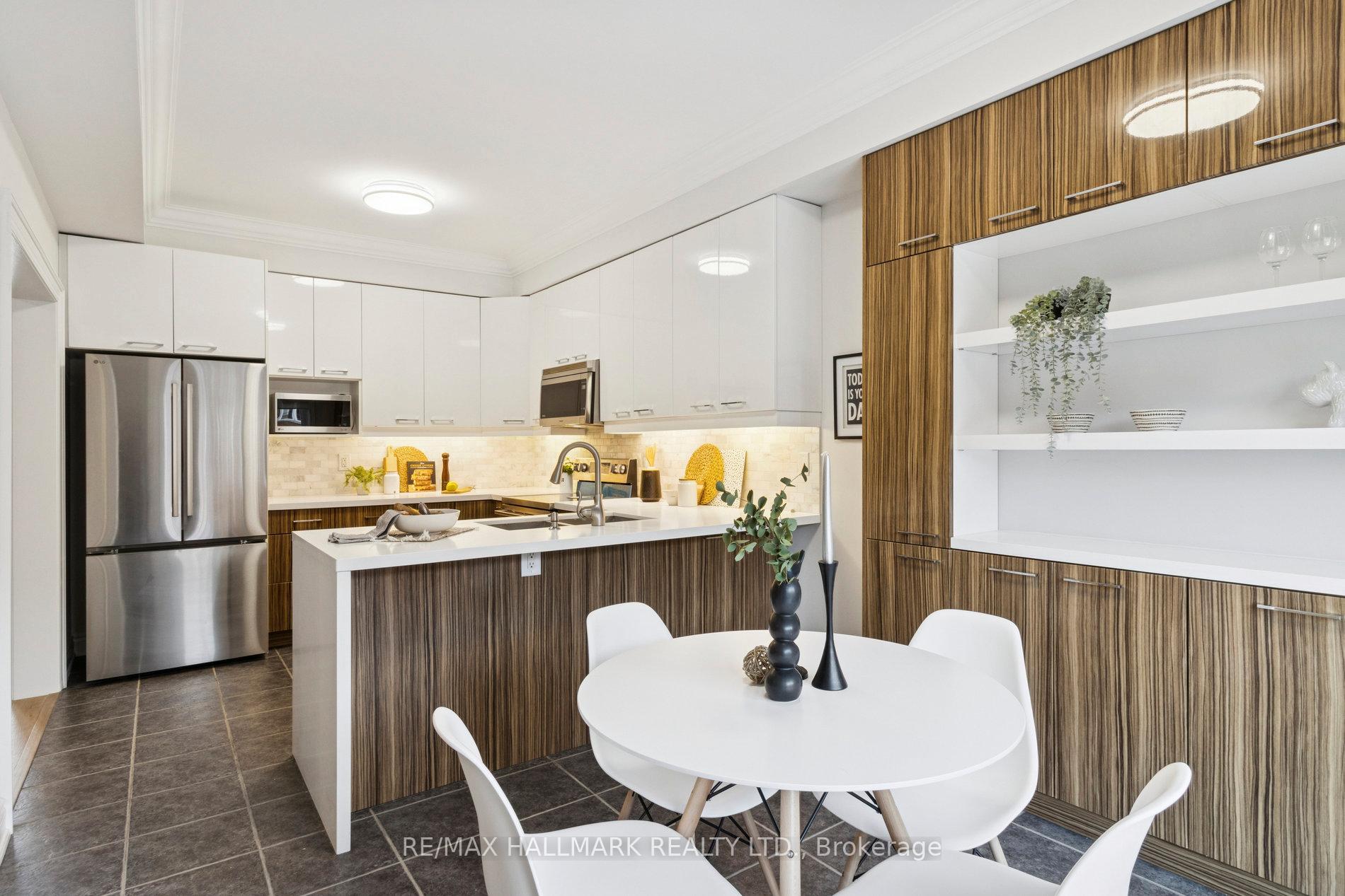 Photo 19 of 8 Mistywood Crescent, Vaughan, Patterson — HOMEH