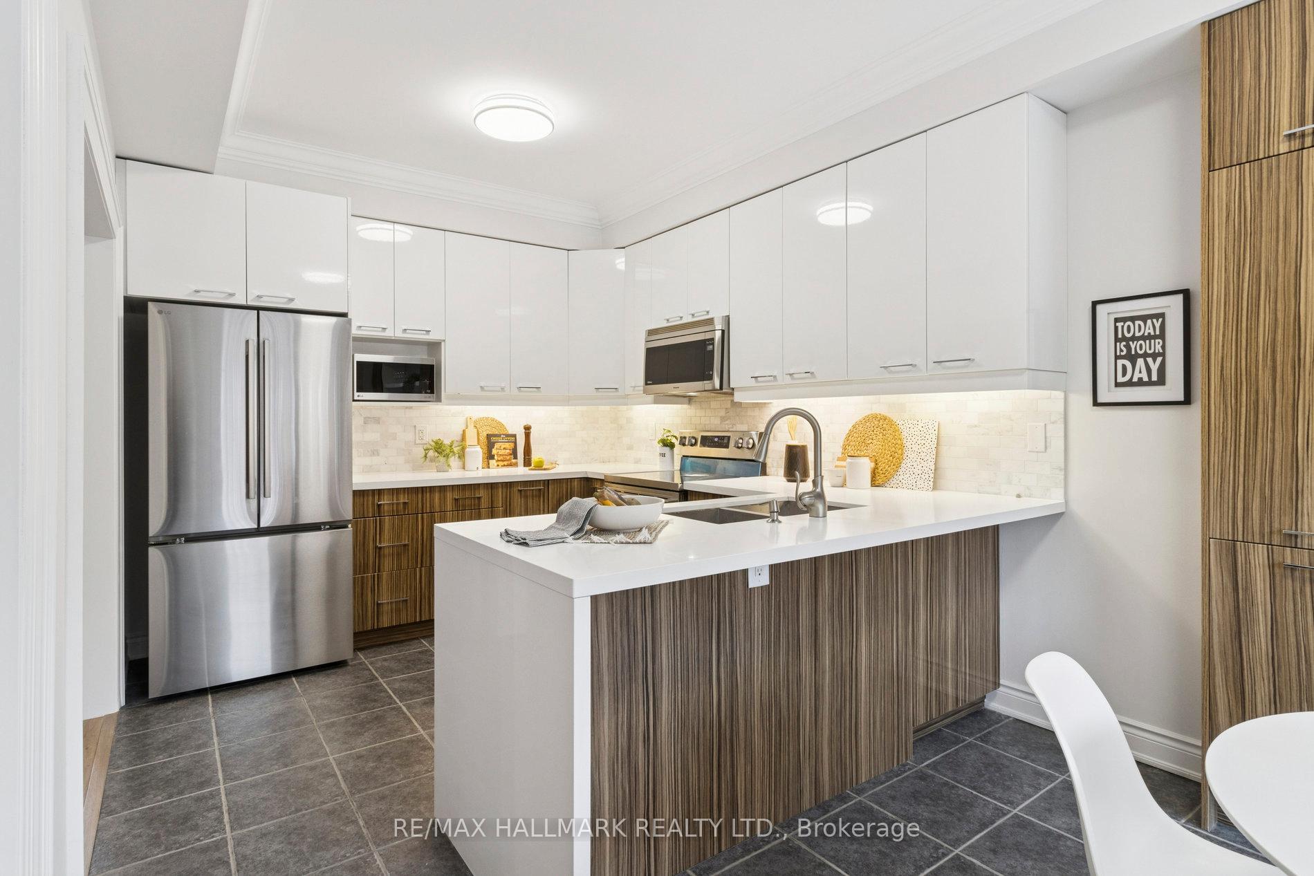 Photo 21 of 8 Mistywood Crescent, Vaughan, Patterson — HOMEH