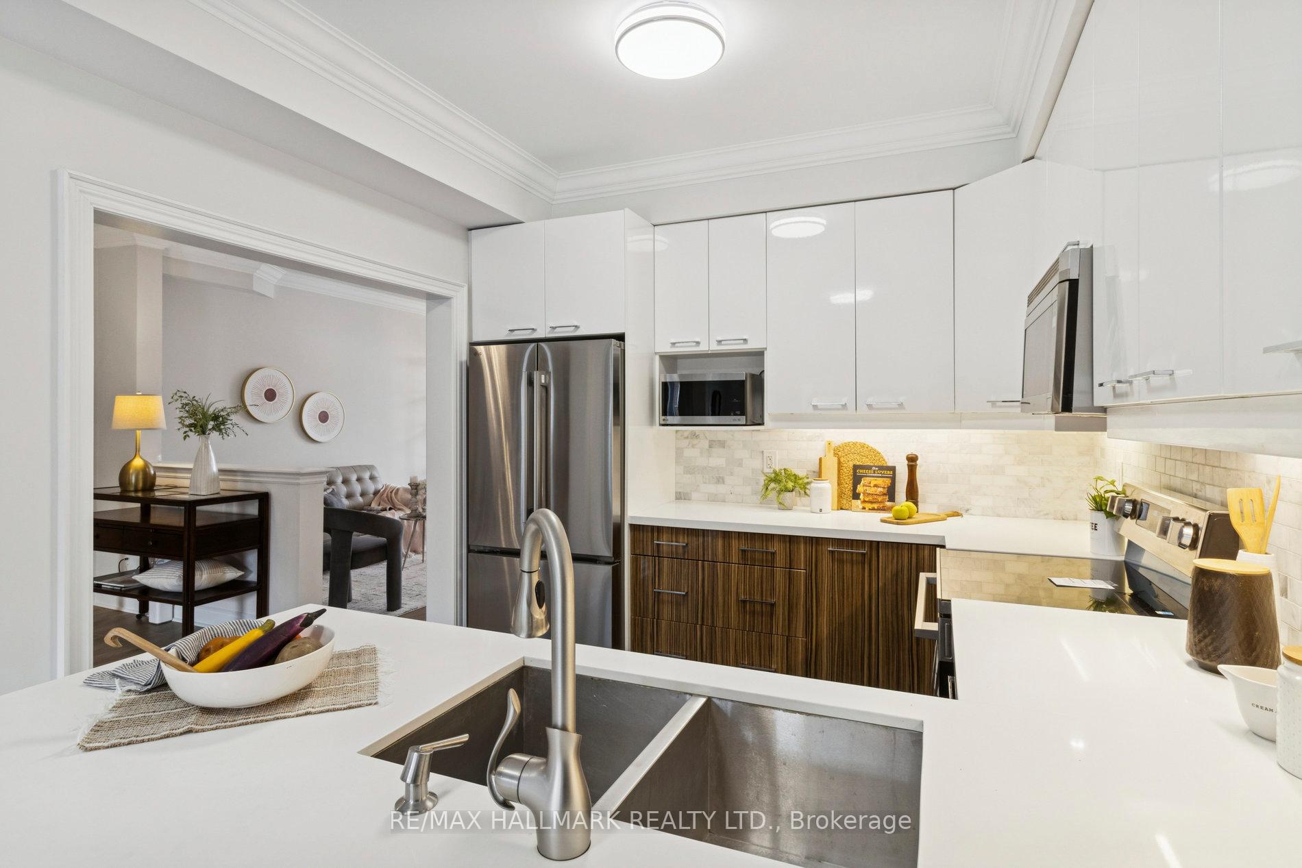 Photo 23 of 8 Mistywood Crescent, Vaughan, Patterson — HOMEH