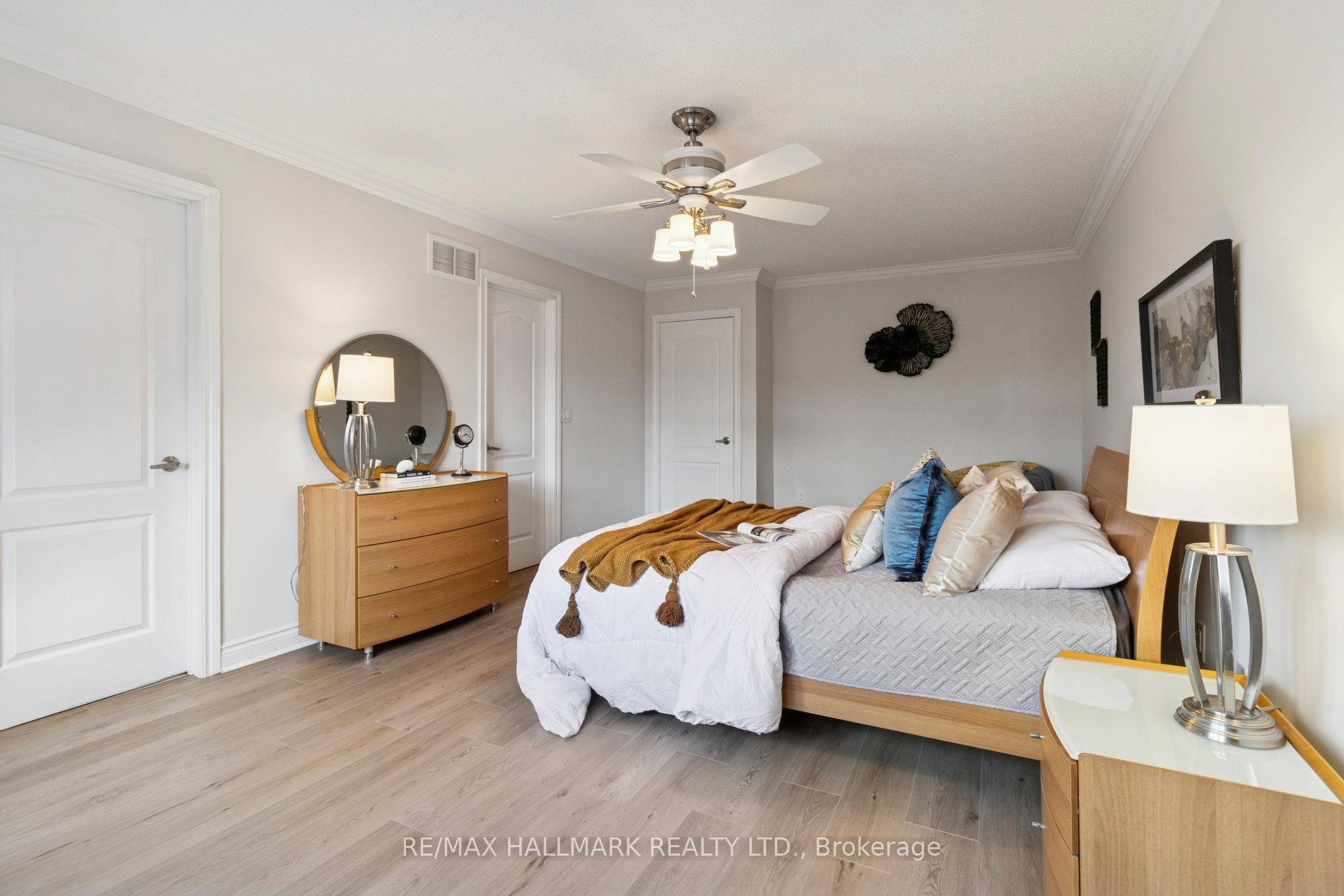Photo 28 of 8 Mistywood Crescent, Vaughan, Patterson — HOMEH