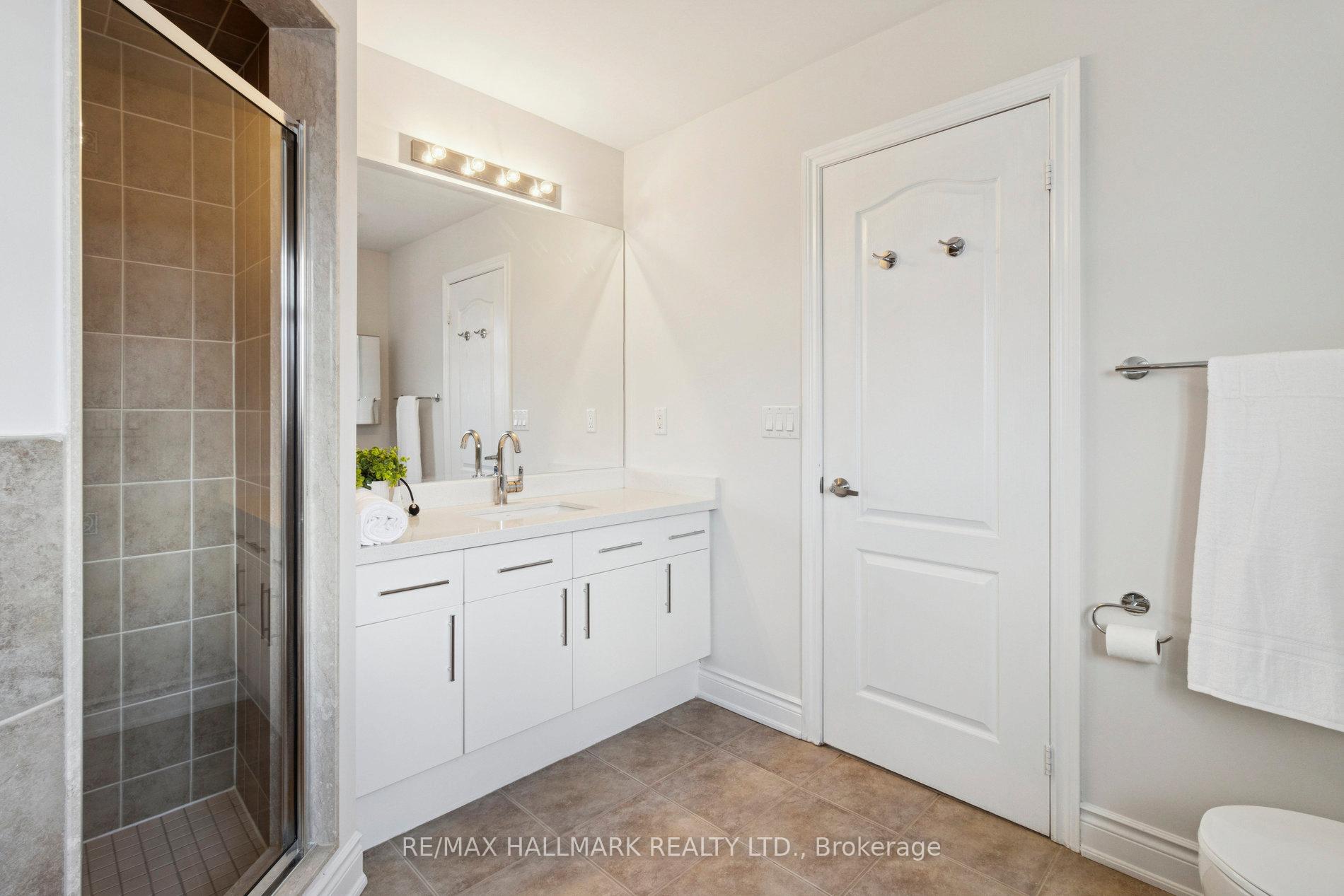 Photo 30 of 8 Mistywood Crescent, Vaughan, Patterson — HOMEH