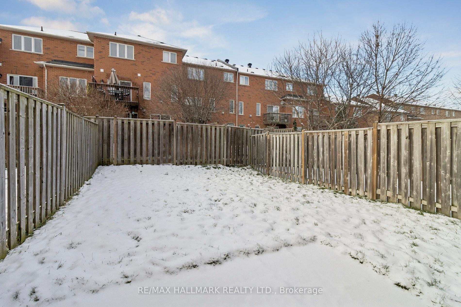 Photo 43 of 8 Mistywood Crescent, Vaughan, Patterson — HOMEH