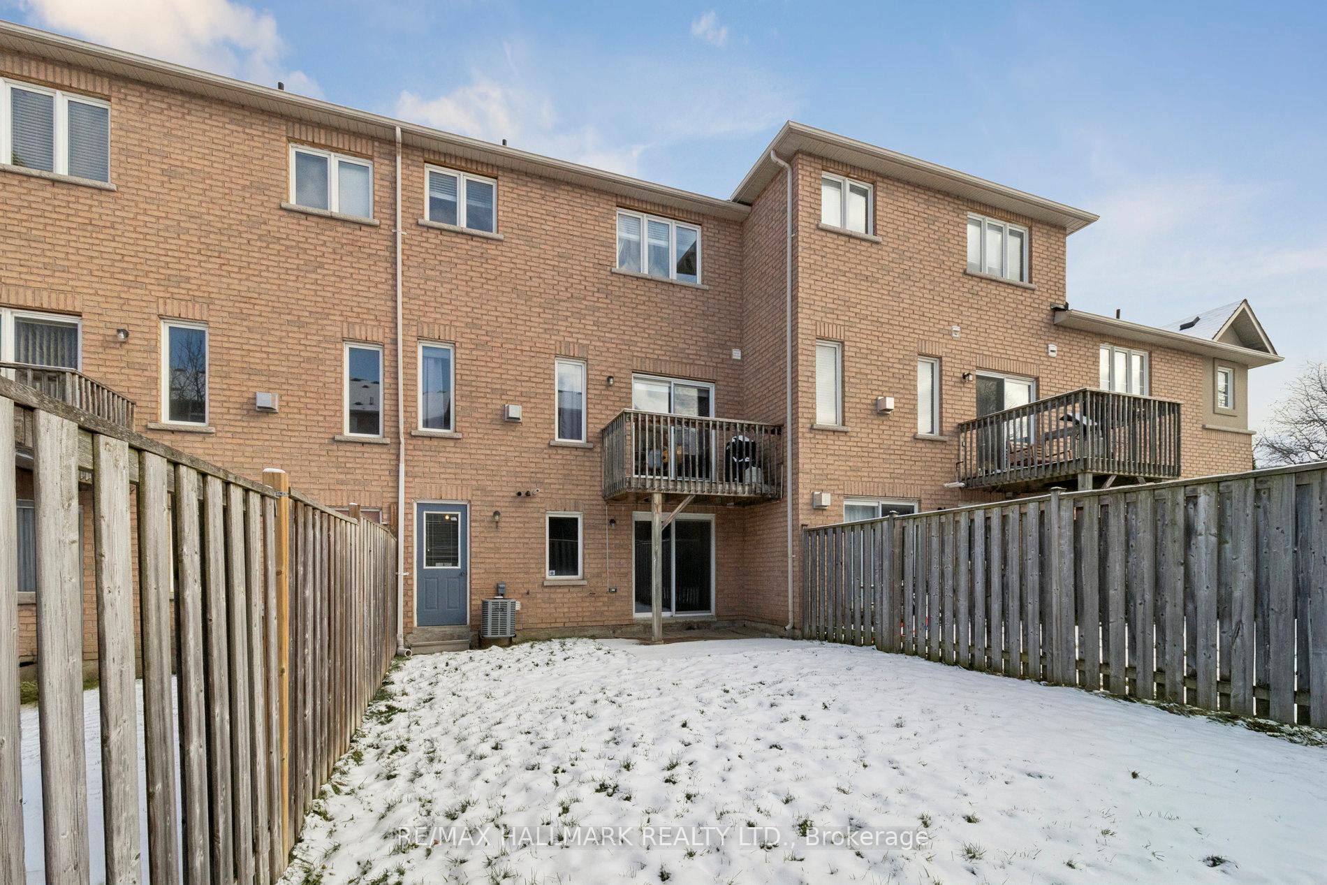 Photo 44 of 8 Mistywood Crescent, Vaughan, Patterson — HOMEH