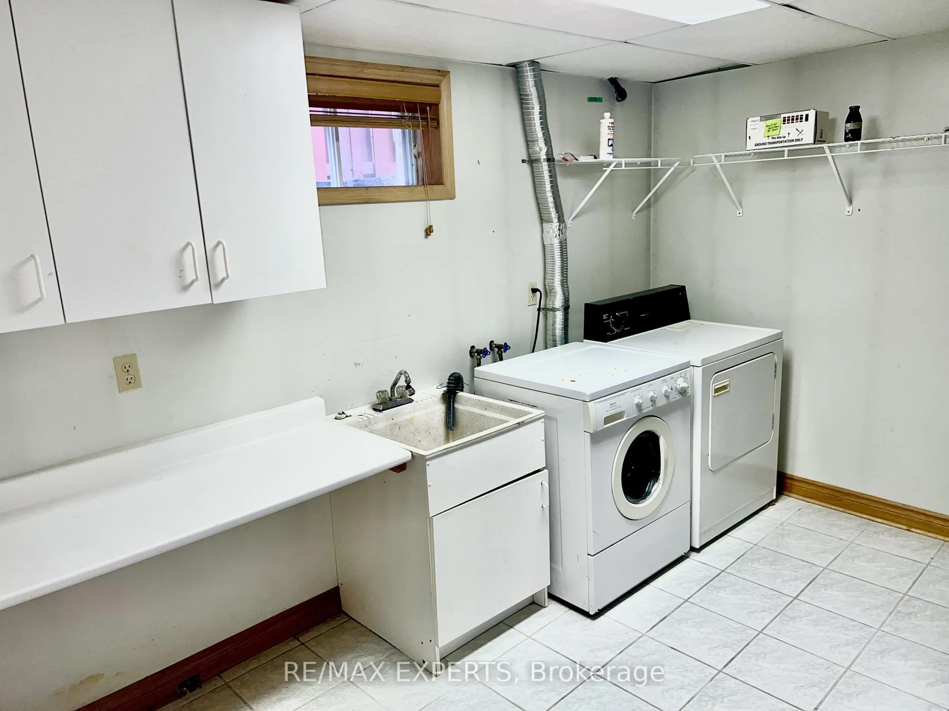 Photo 7 of 121 Jackman Crescent, Vaughan, West Woodbridge — HOMEH