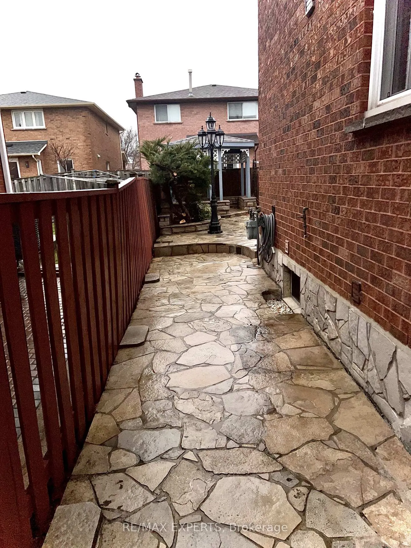 Photo 18 of 121 Jackman Crescent, Vaughan, West Woodbridge — HOMEH