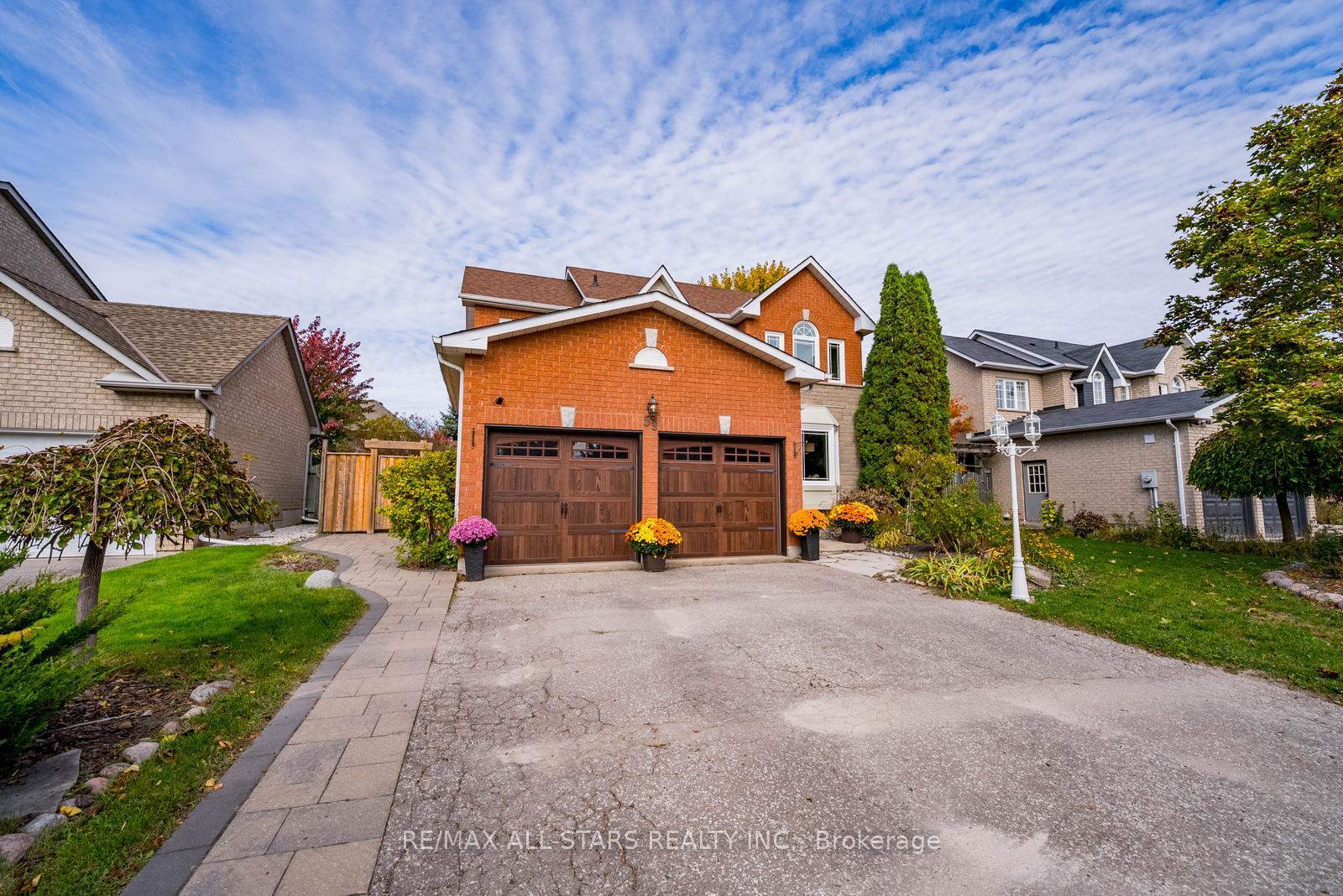 Photo 2 of 59 Barton Lane, Uxbridge — HOMEH