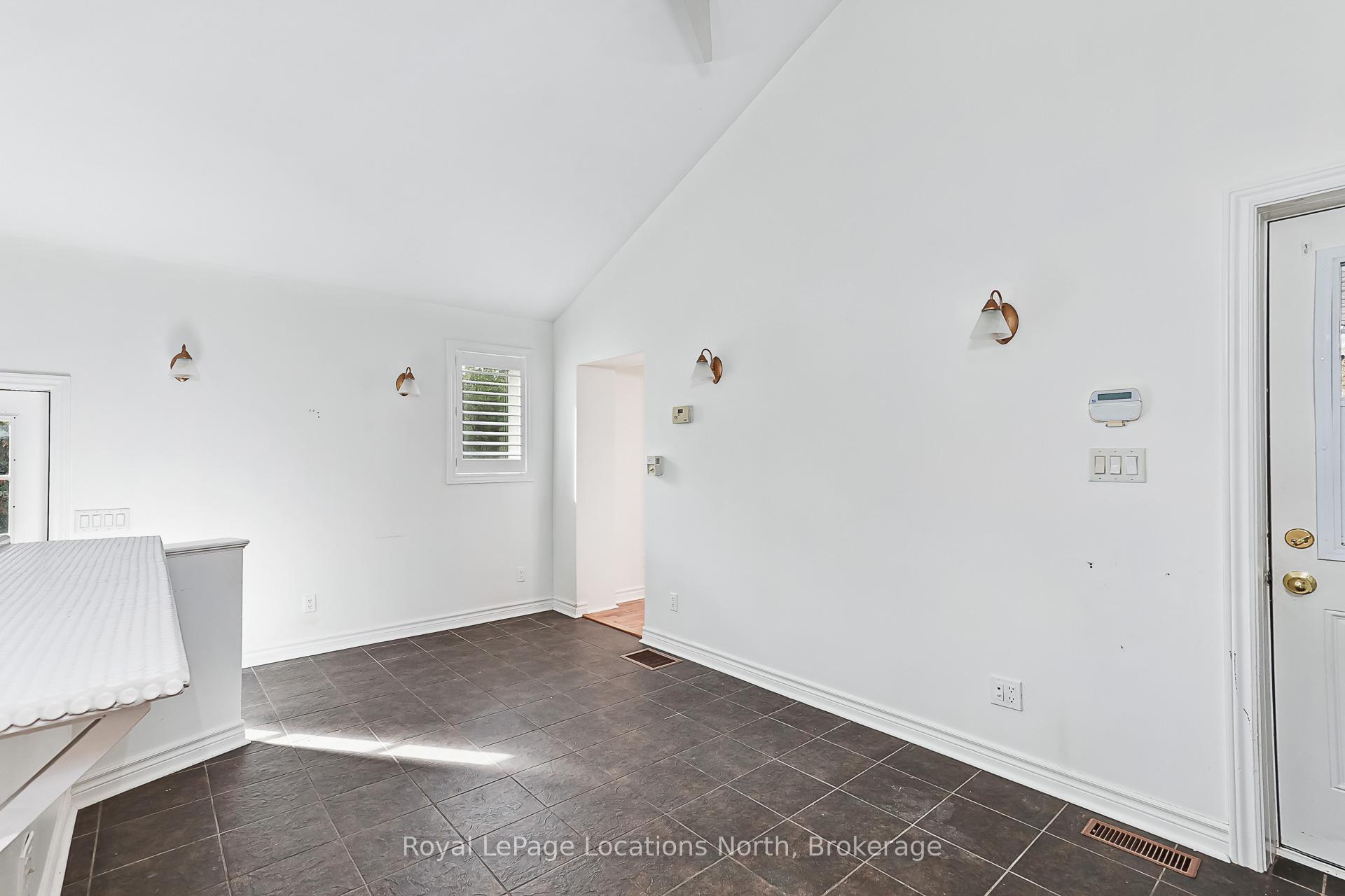 Photo 8 of 213 Marsh Street, Blue Mountains — HOMEH