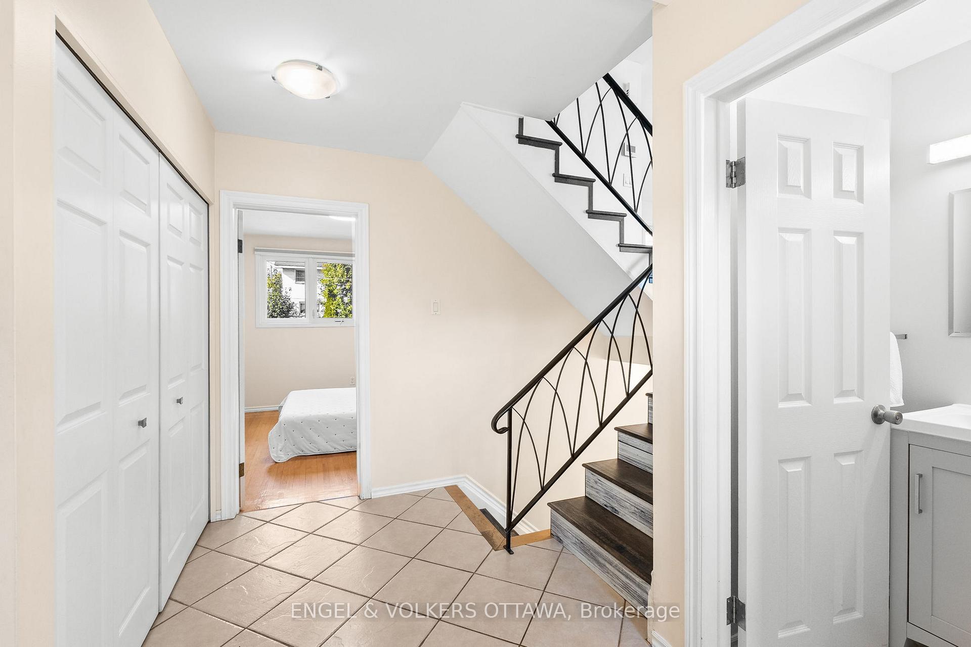 Photo 3 of 1841 Lorraine Avenue, Ottawa, Guildwood Estates - Urbandale Acres — HOMEH