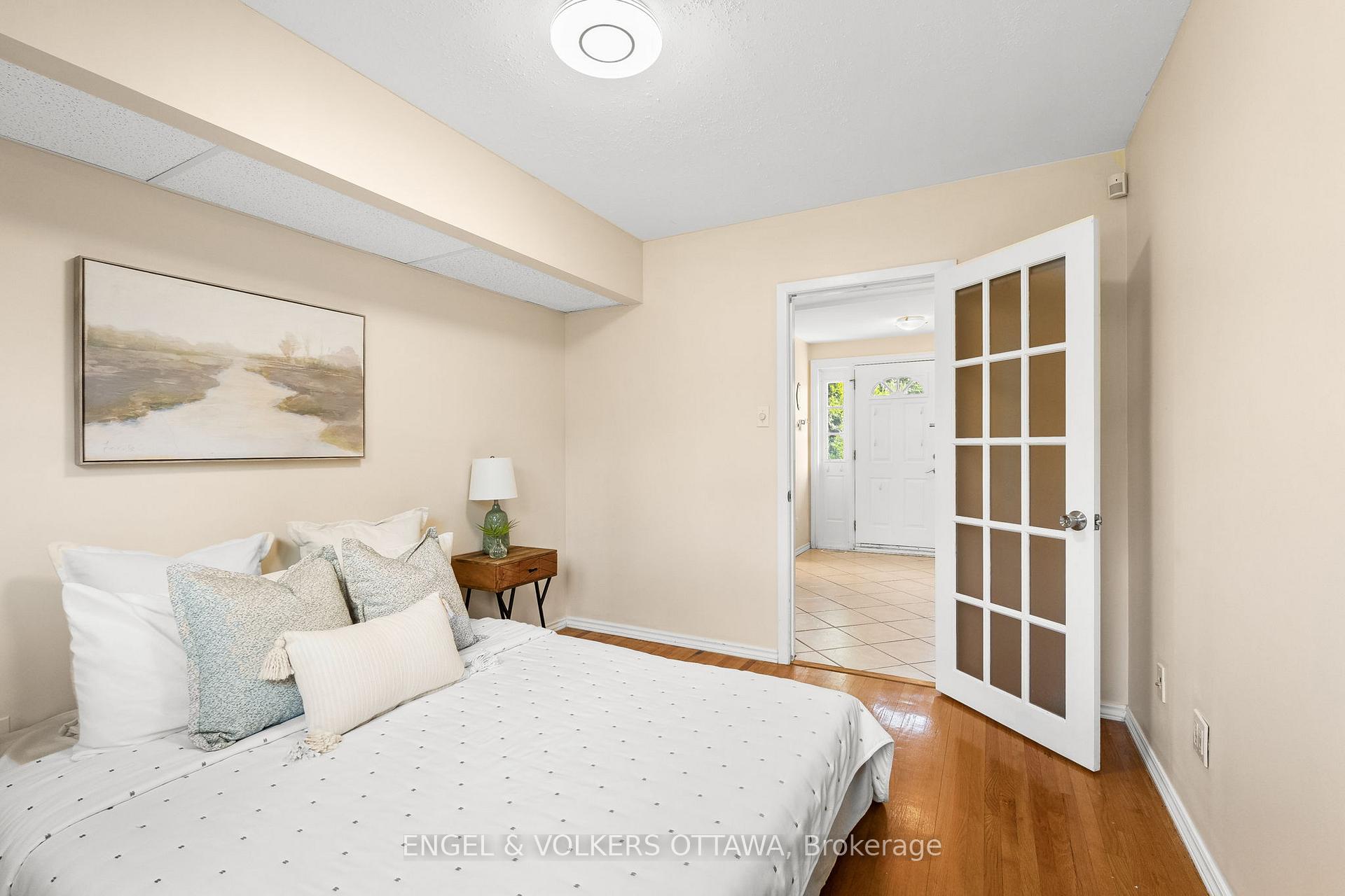 Photo 4 of 1841 Lorraine Avenue, Ottawa, Guildwood Estates - Urbandale Acres — HOMEH
