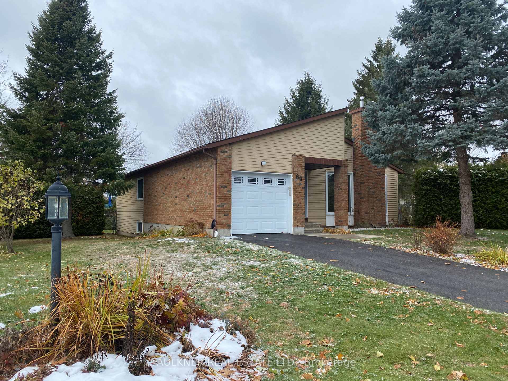 Photo 8 of 60 Melville Drive, Ottawa, Barrhaven - Pheasant Run — HOMEH