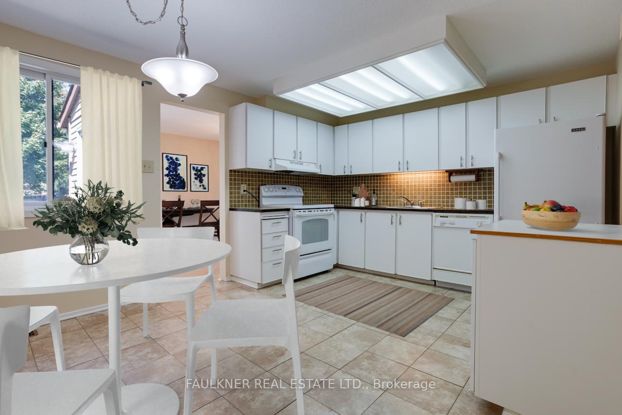 Photo 3 of 60 Melville Drive, Ottawa, Barrhaven - Pheasant Run — HOMEH