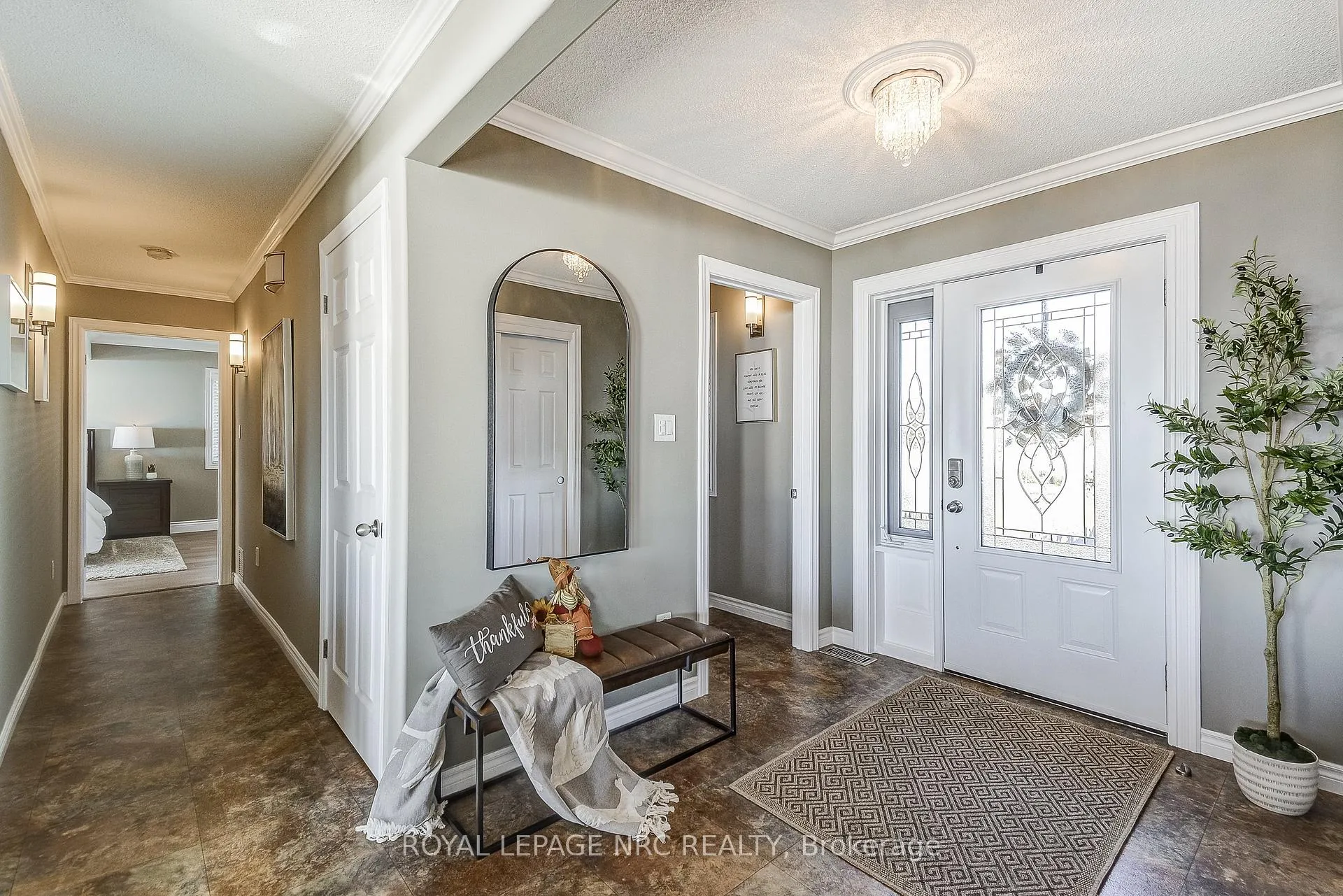Photo 2 of 10781 Lakeshore Road W, Wainfleet, Lakeshore — HOMEH
