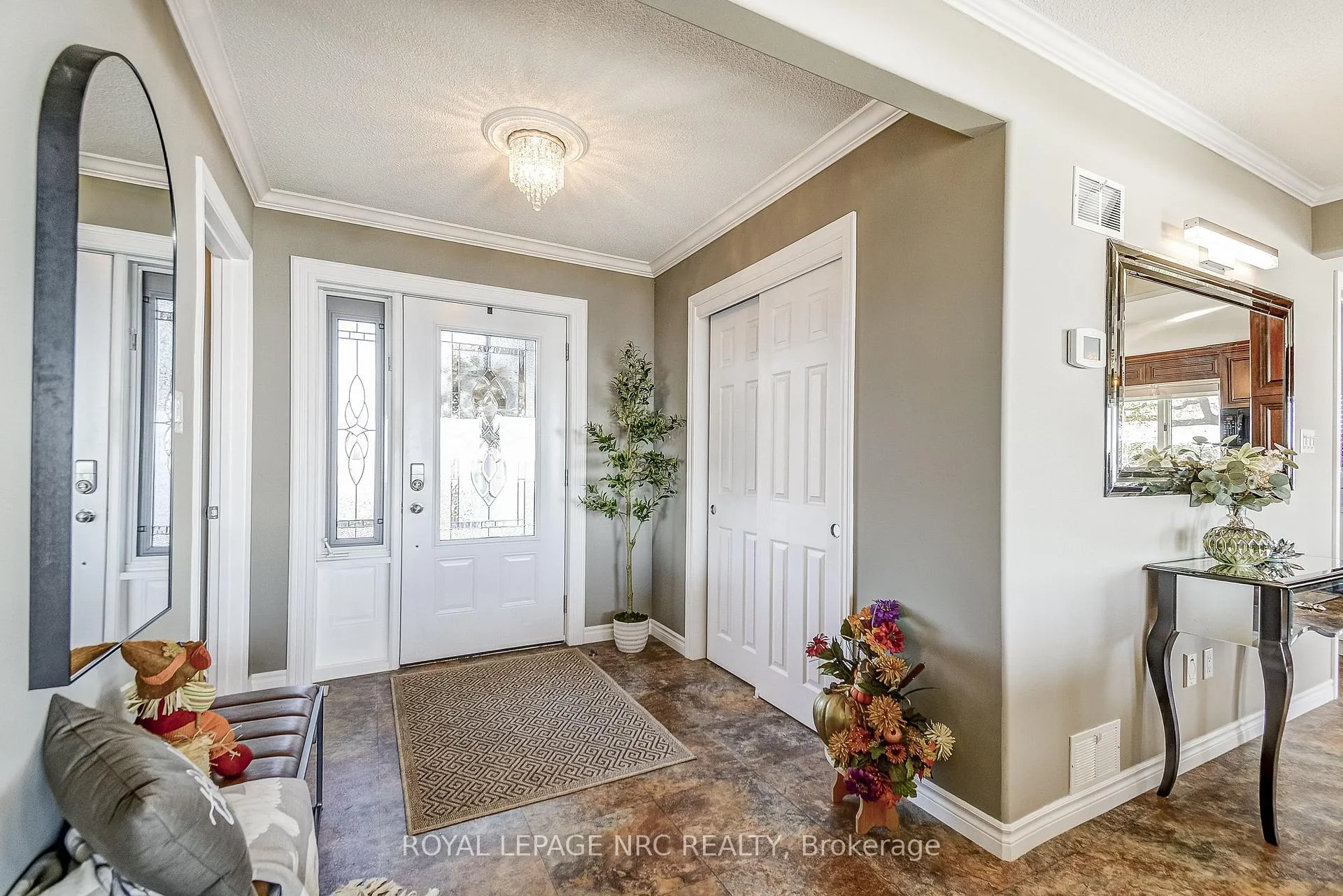 Photo 3 of 10781 Lakeshore Road W, Wainfleet, Lakeshore — HOMEH