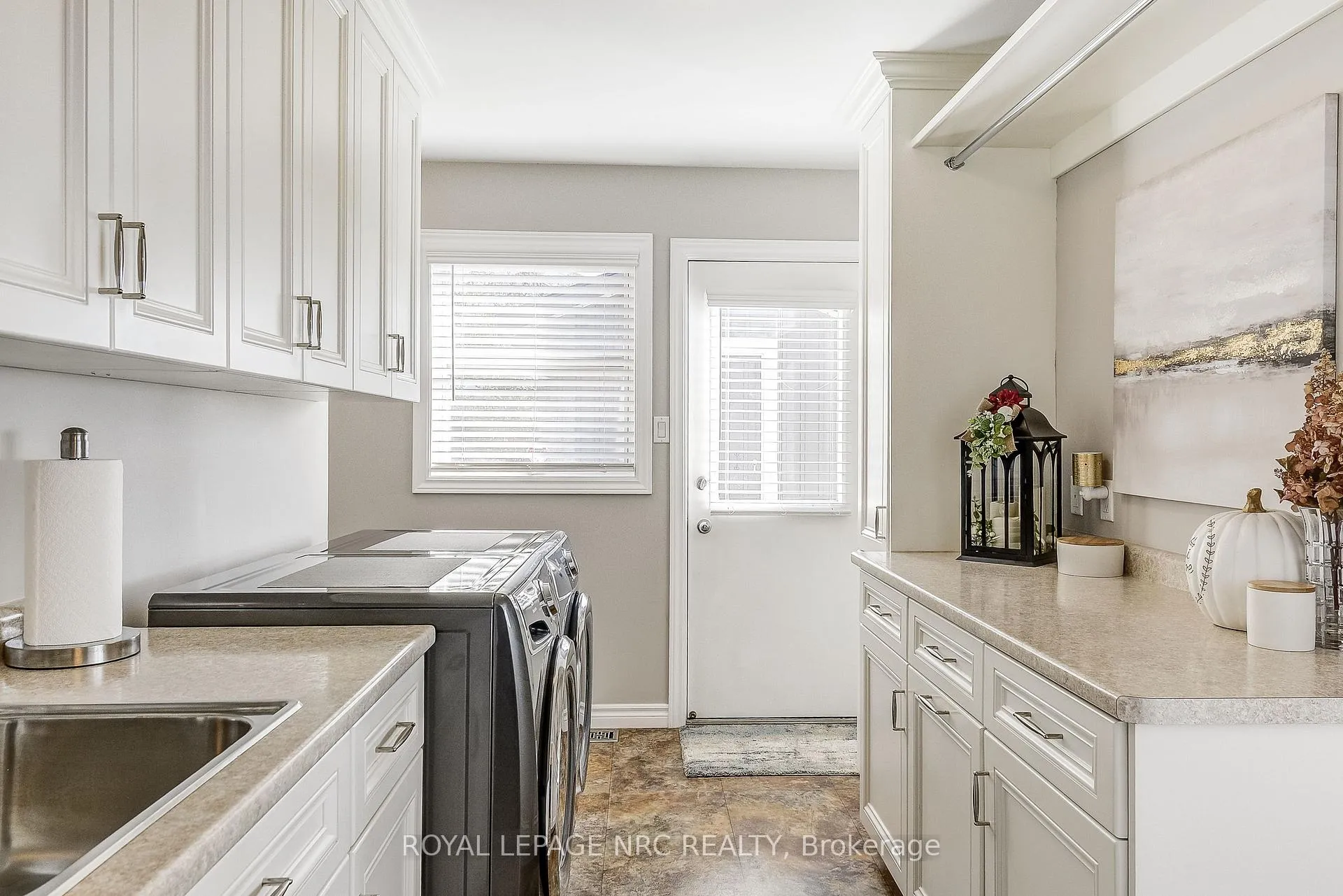 Photo 14 of 10781 Lakeshore Road W, Wainfleet, Lakeshore — HOMEH