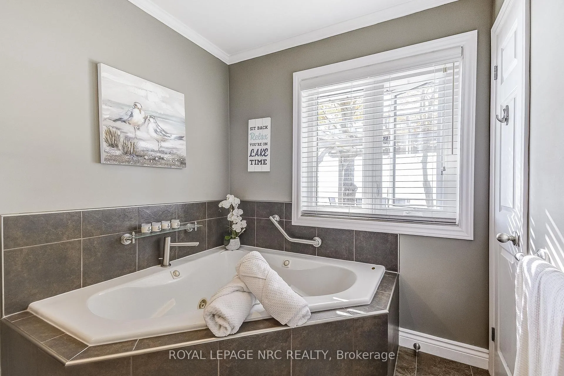 Photo 22 of 10781 Lakeshore Road W, Wainfleet, Lakeshore — HOMEH