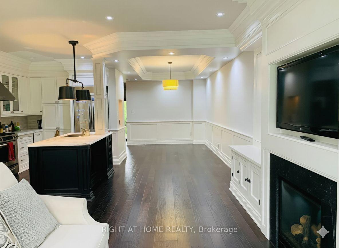 Photo 4 of 174 Lauderdale Drive, Vaughan, Patterson — HOMEH