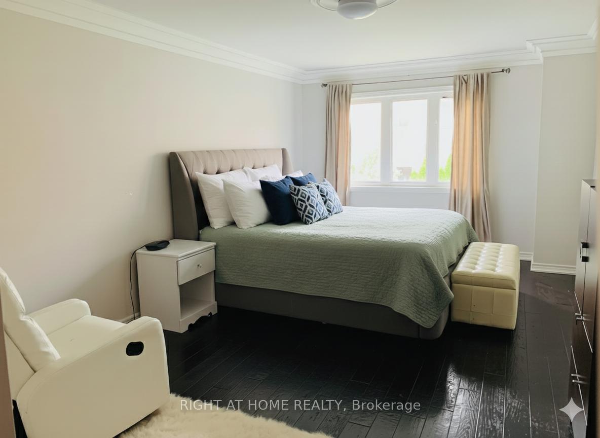 Photo 7 of 174 Lauderdale Drive, Vaughan, Patterson — HOMEH