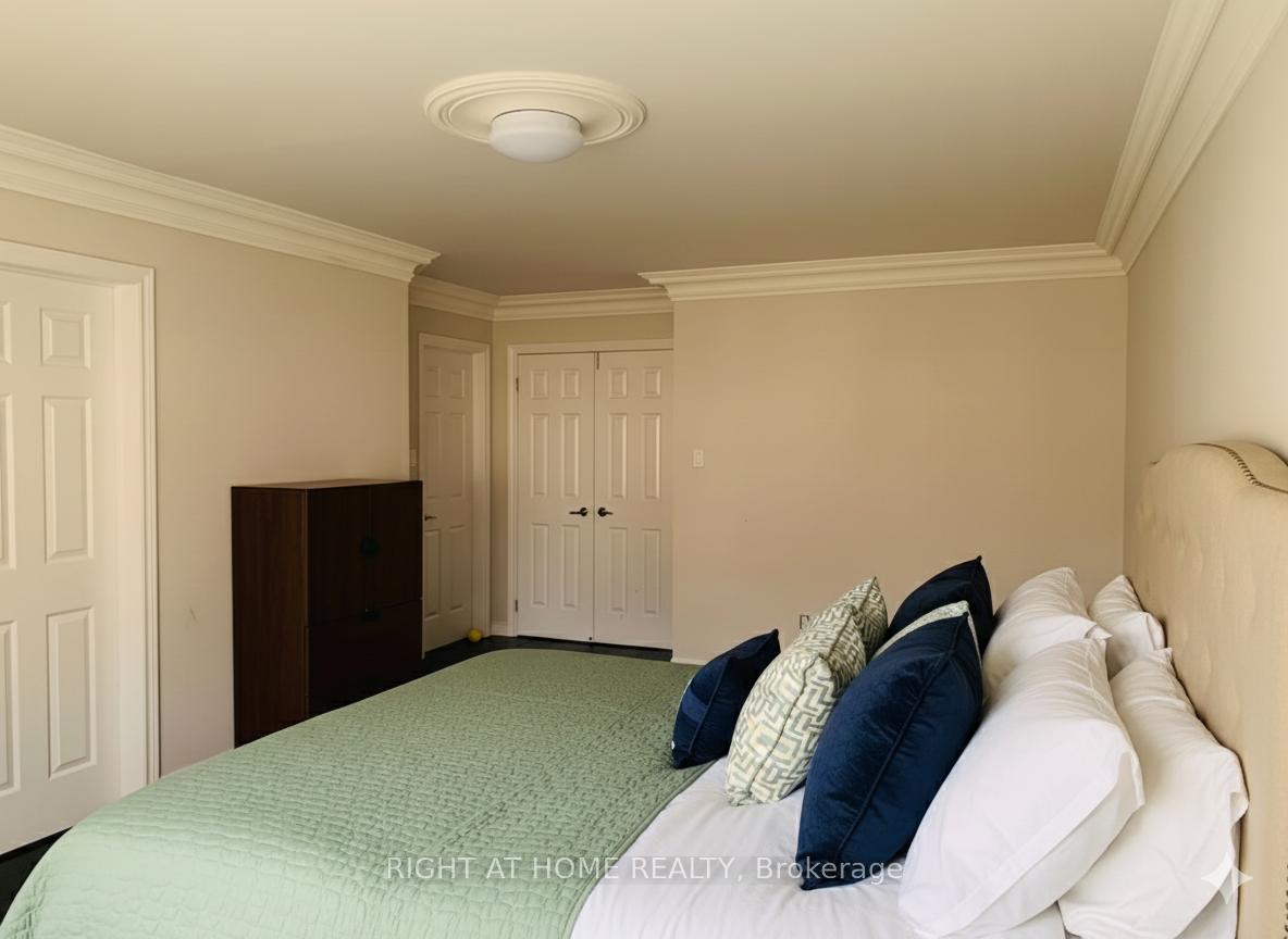 Photo 9 of 174 Lauderdale Drive, Vaughan, Patterson — HOMEH