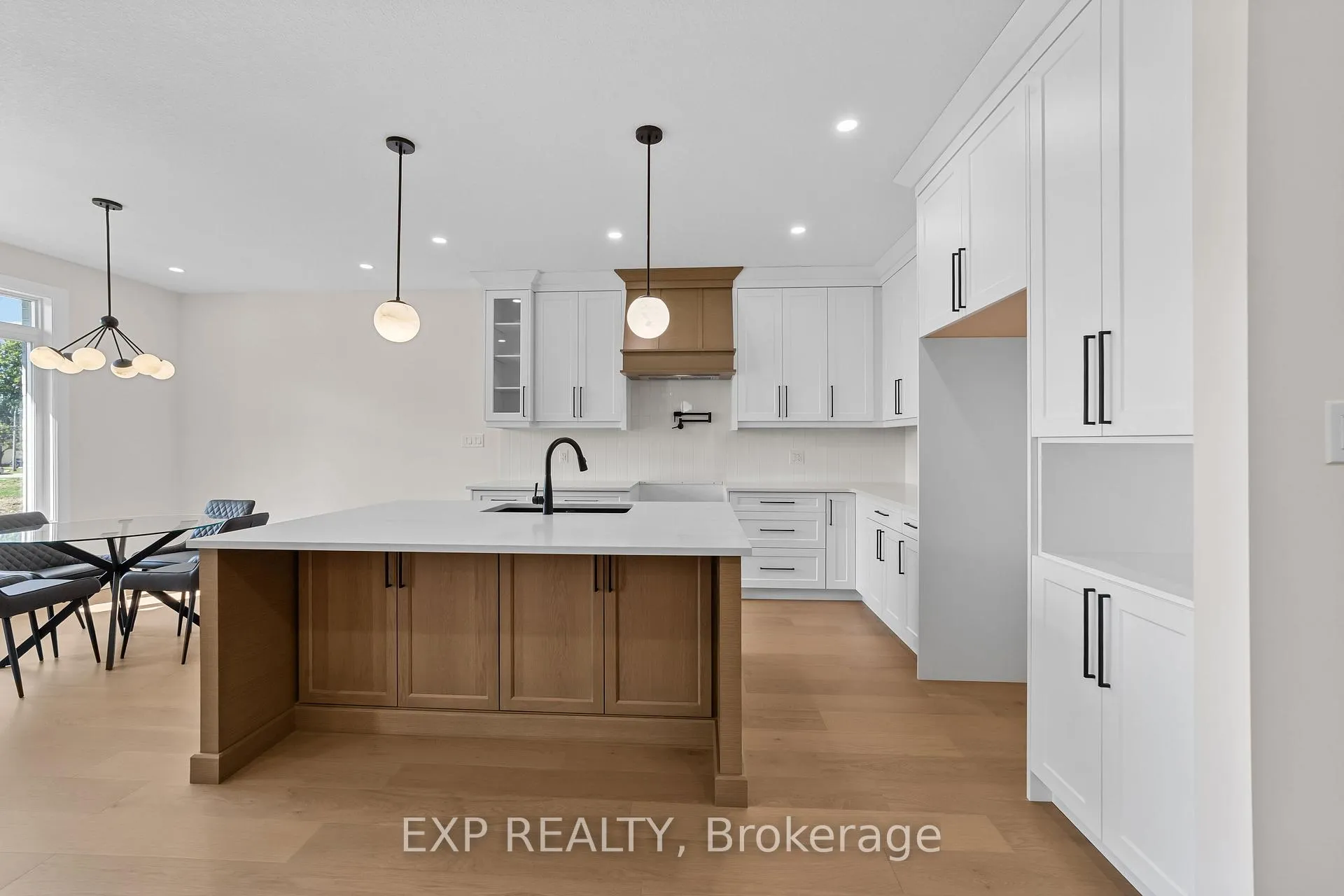 Photo 4 of 408 Erie Street, Warwick, Watford — HOMEH