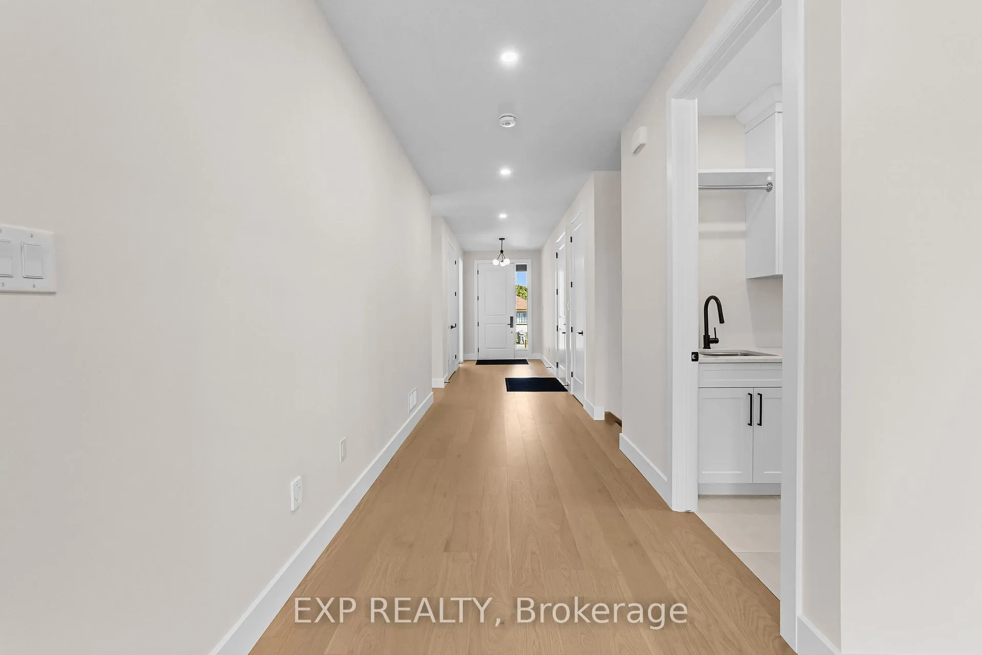 Photo 10 of 408 Erie Street, Warwick, Watford — HOMEH