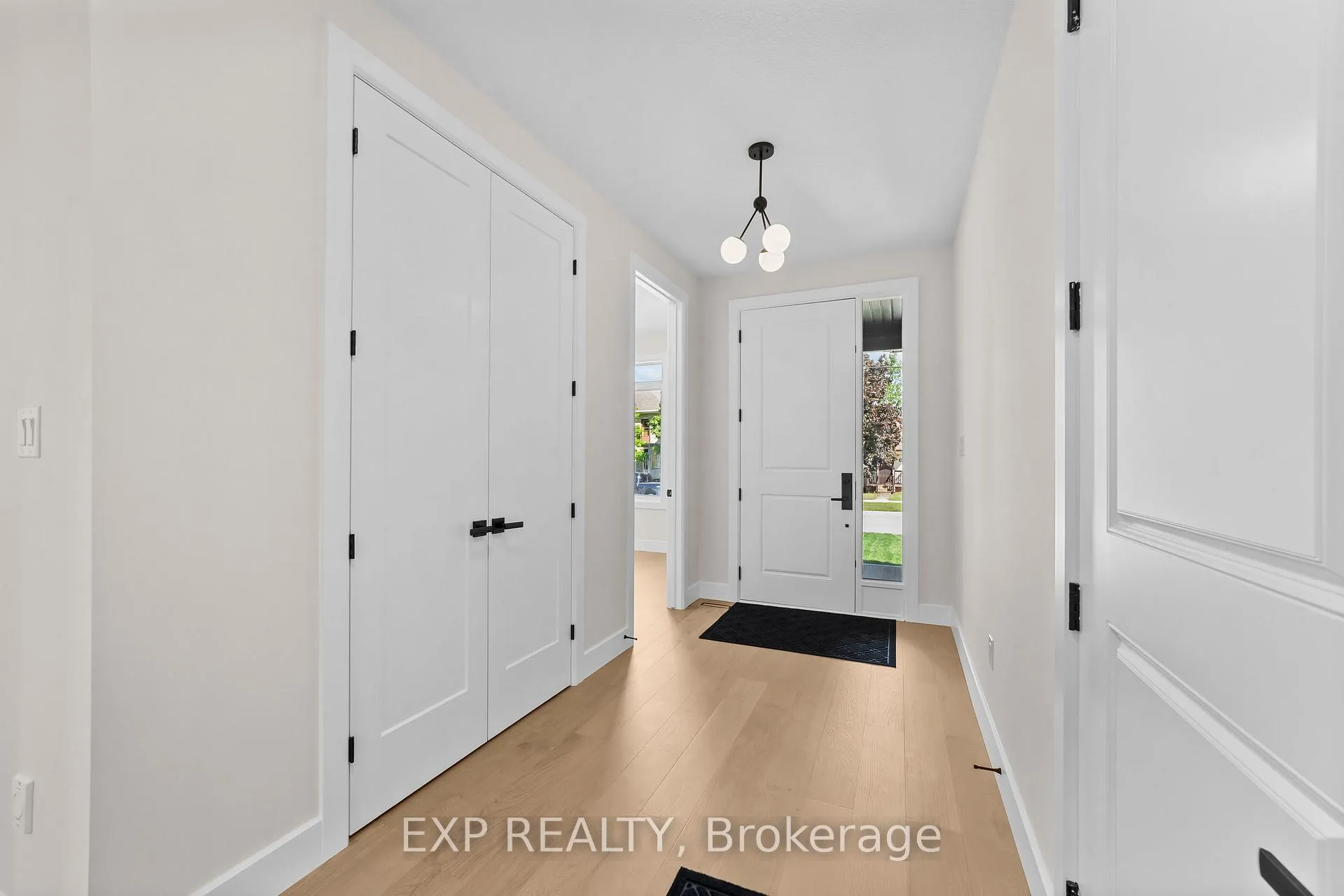 Photo 11 of 408 Erie Street, Warwick, Watford — HOMEH