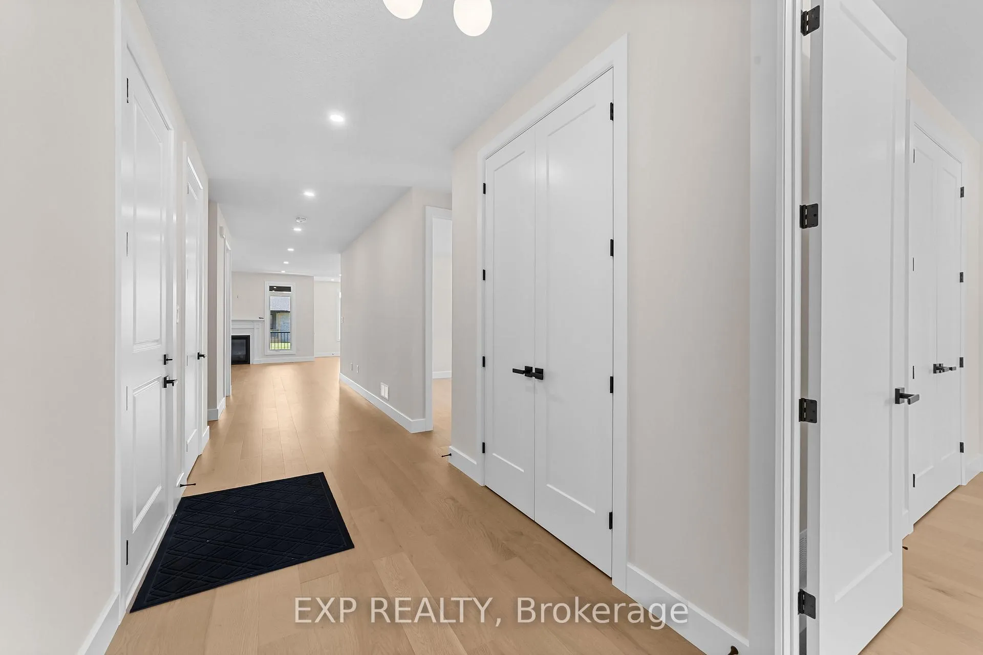 Photo 12 of 408 Erie Street, Warwick, Watford — HOMEH
